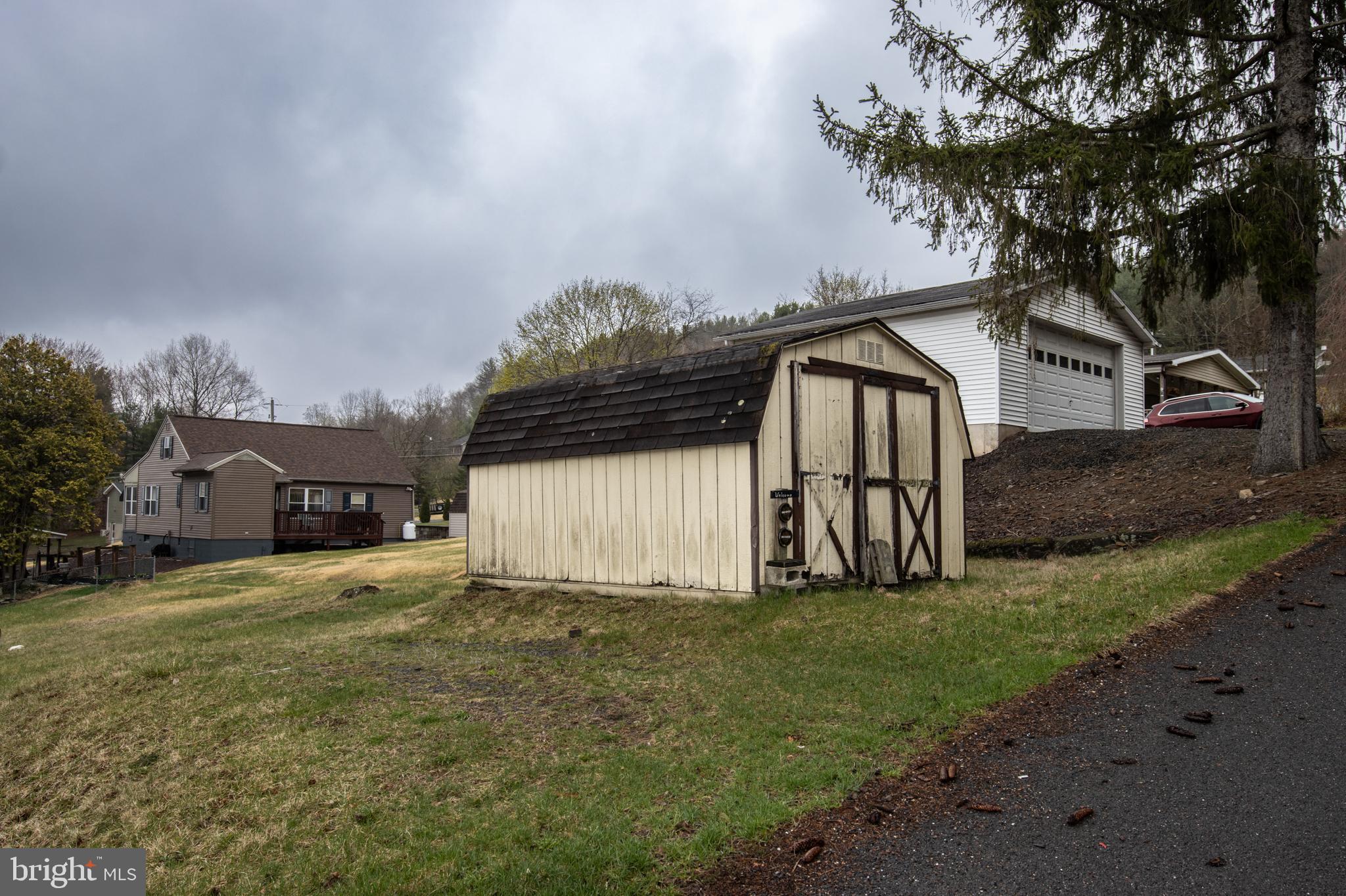 33 N BERRY STREET 35