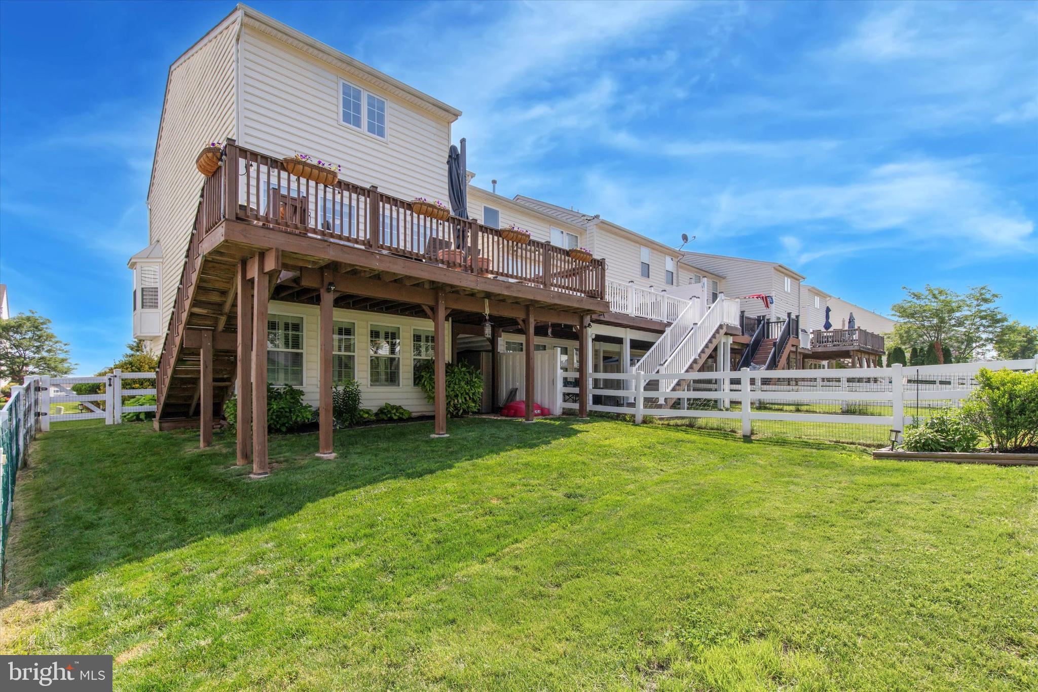 27 BAYBERRY LANE