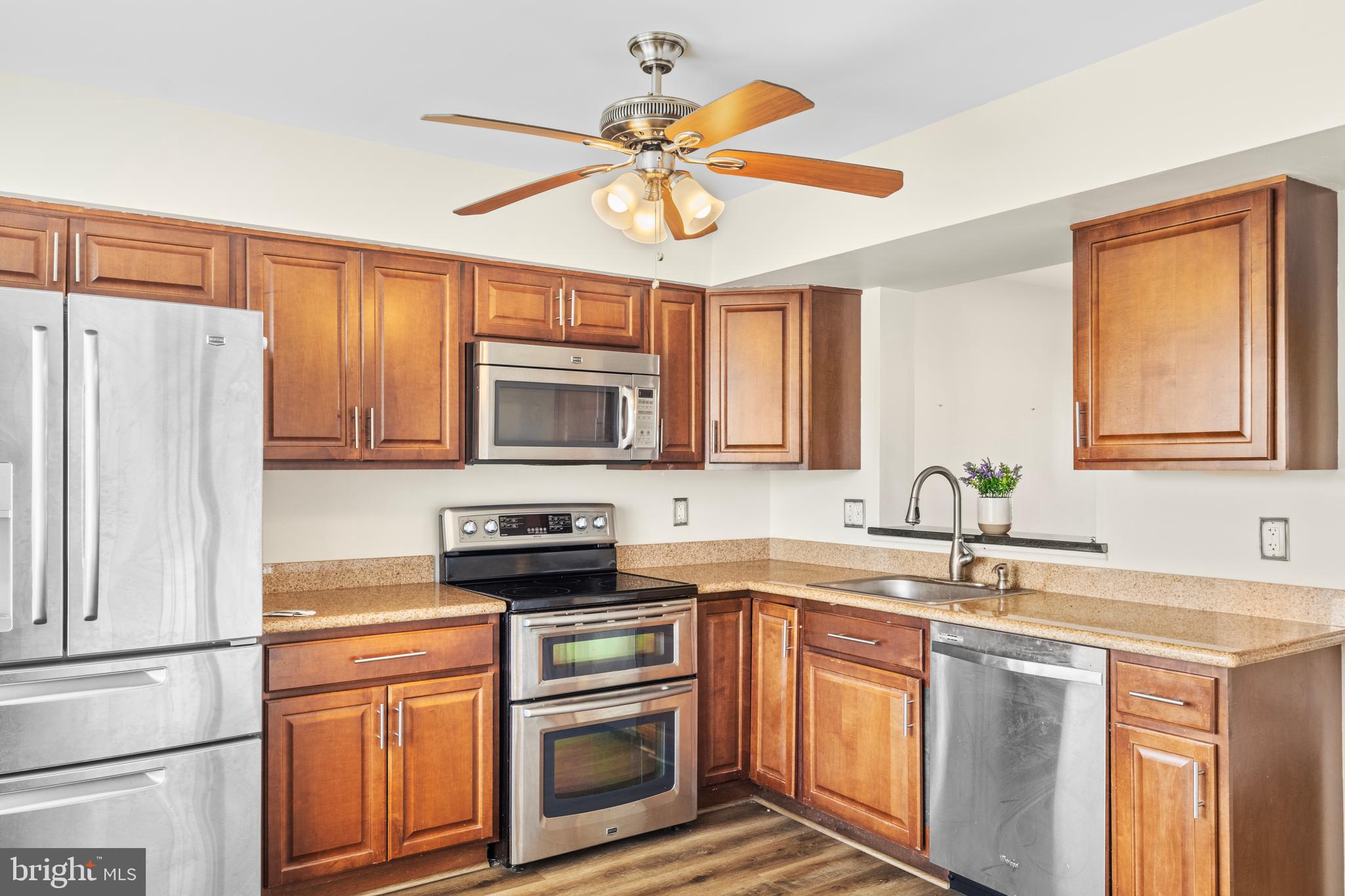 1400 COX LANDING COURT