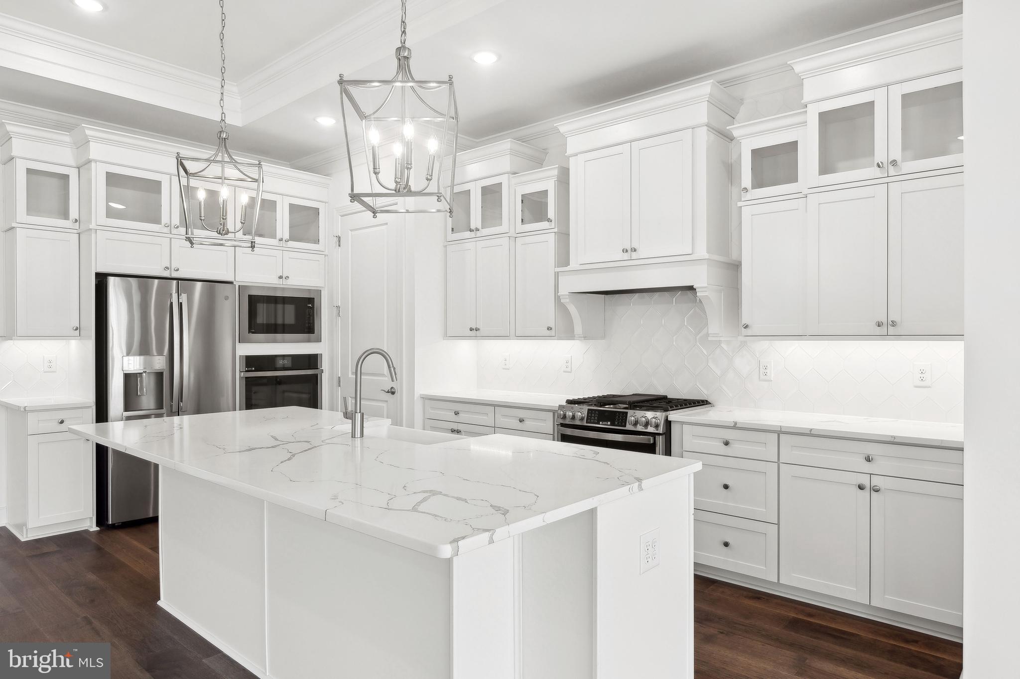 7852 WARD BROTHERS CIRCLE