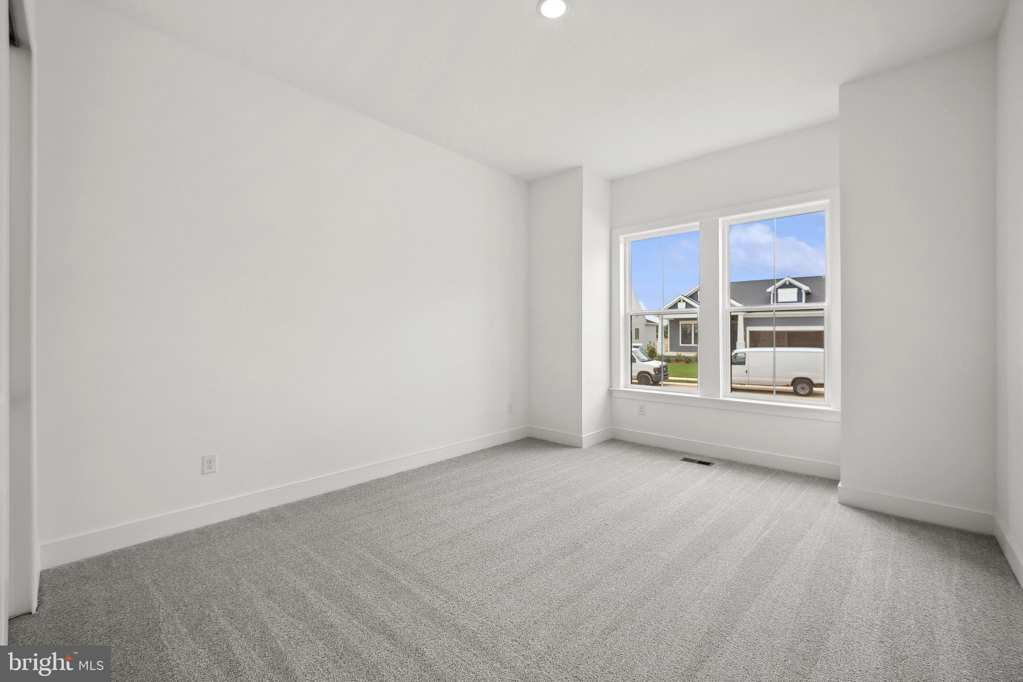 FOUR SEASONS AT EASTON - Residential