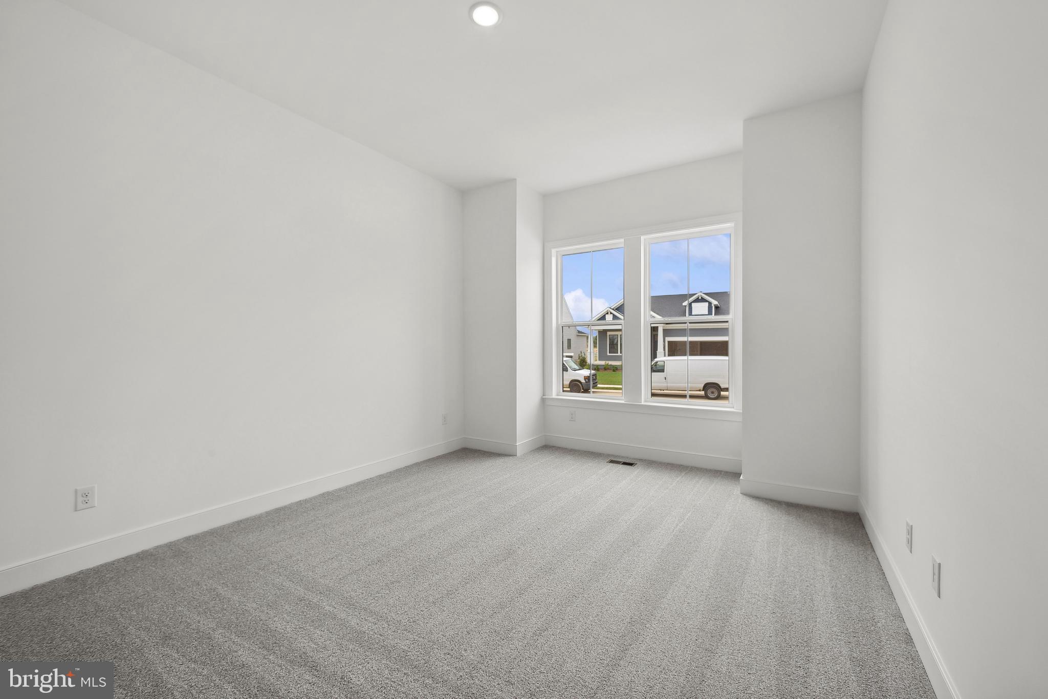 FOUR SEASONS AT EASTON - Residential