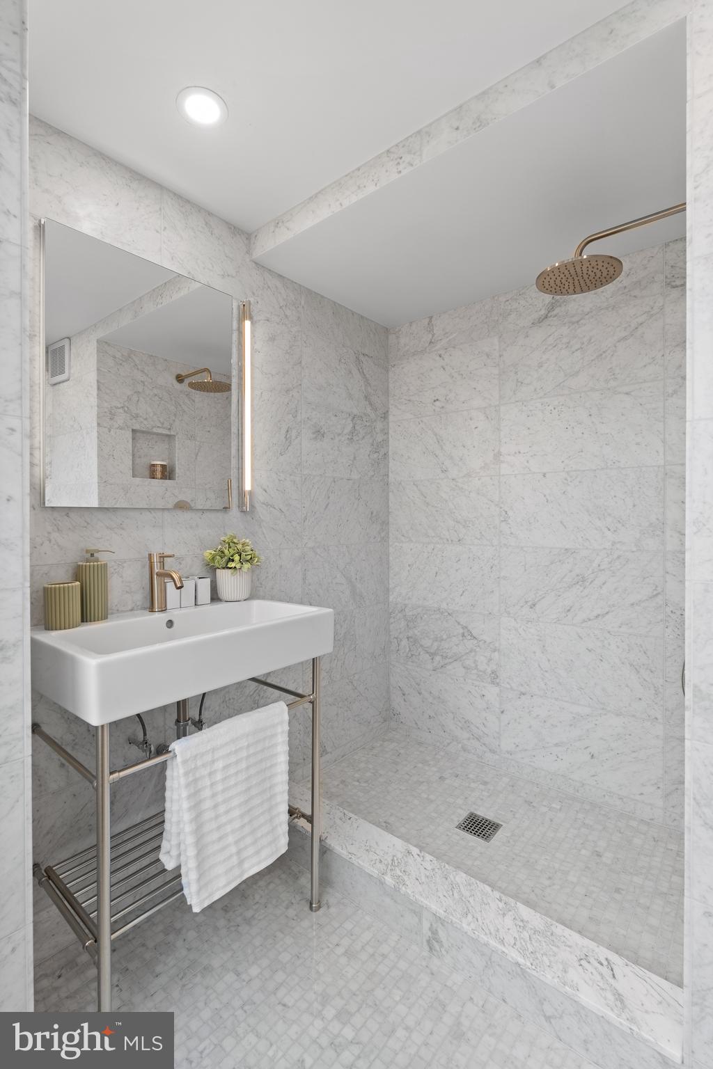 RITTENHOUSE SQUARE - Residential Lease