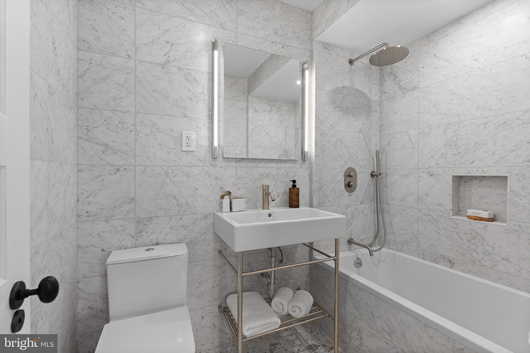 RITTENHOUSE SQUARE - Residential Lease