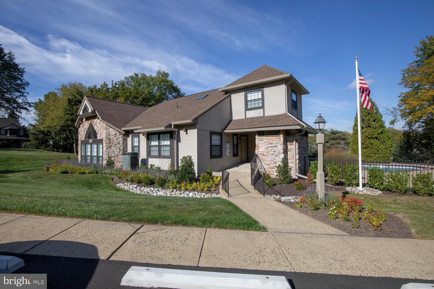 HAMPTON GREENS - Residential