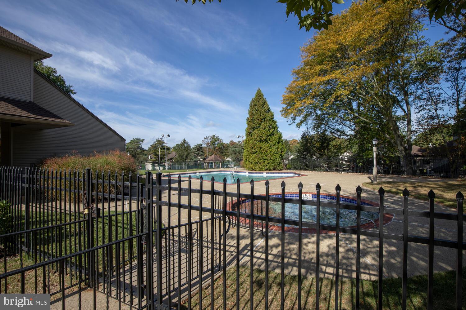 HAMPTON GREENS - Residential