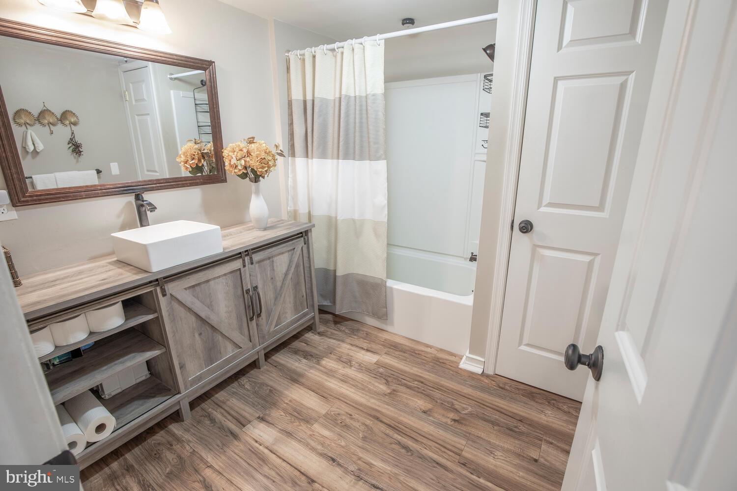 HAMPTON GREENS - Residential