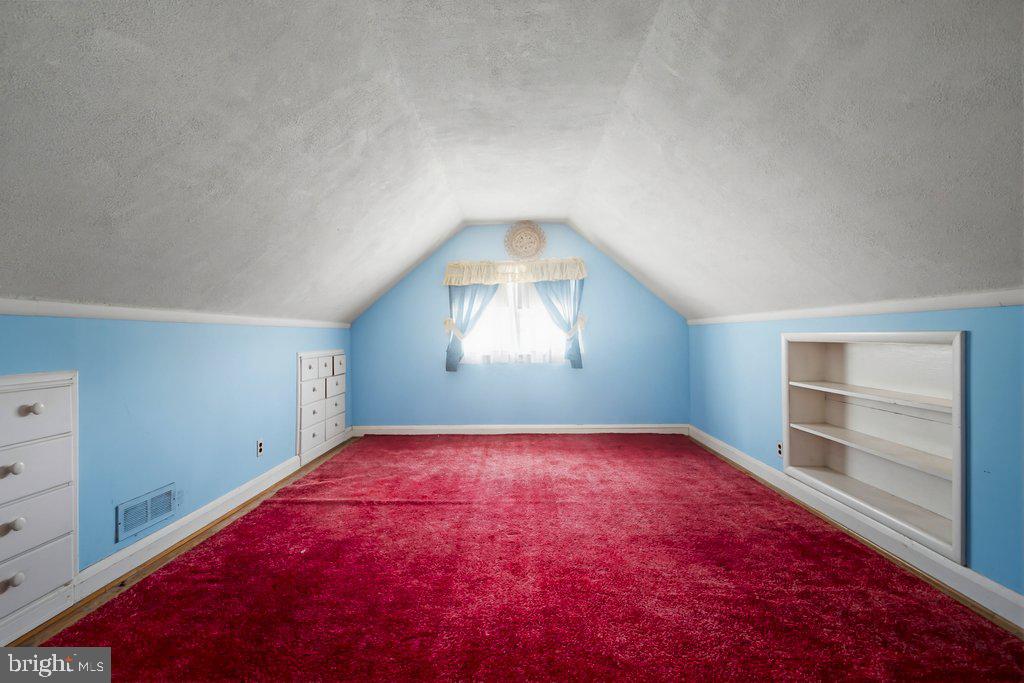 EDGEWOOD PARK - Residential