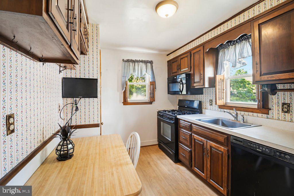 EDGEWOOD PARK - Residential