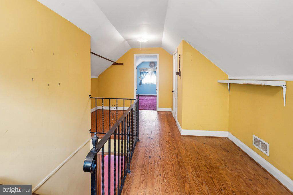 EDGEWOOD PARK - Residential
