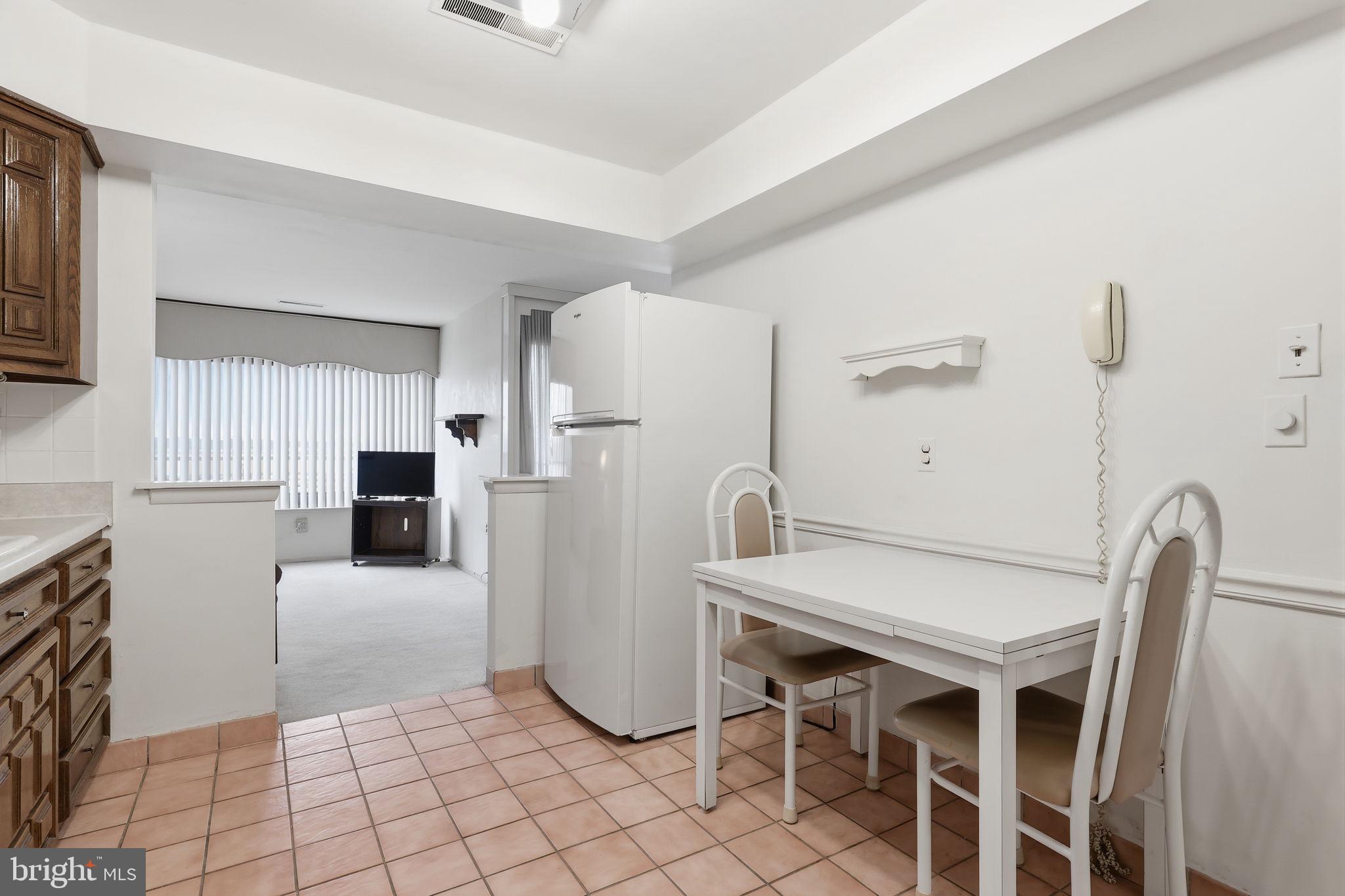 BAKERS BAY CONDOMINIUMS - Residential