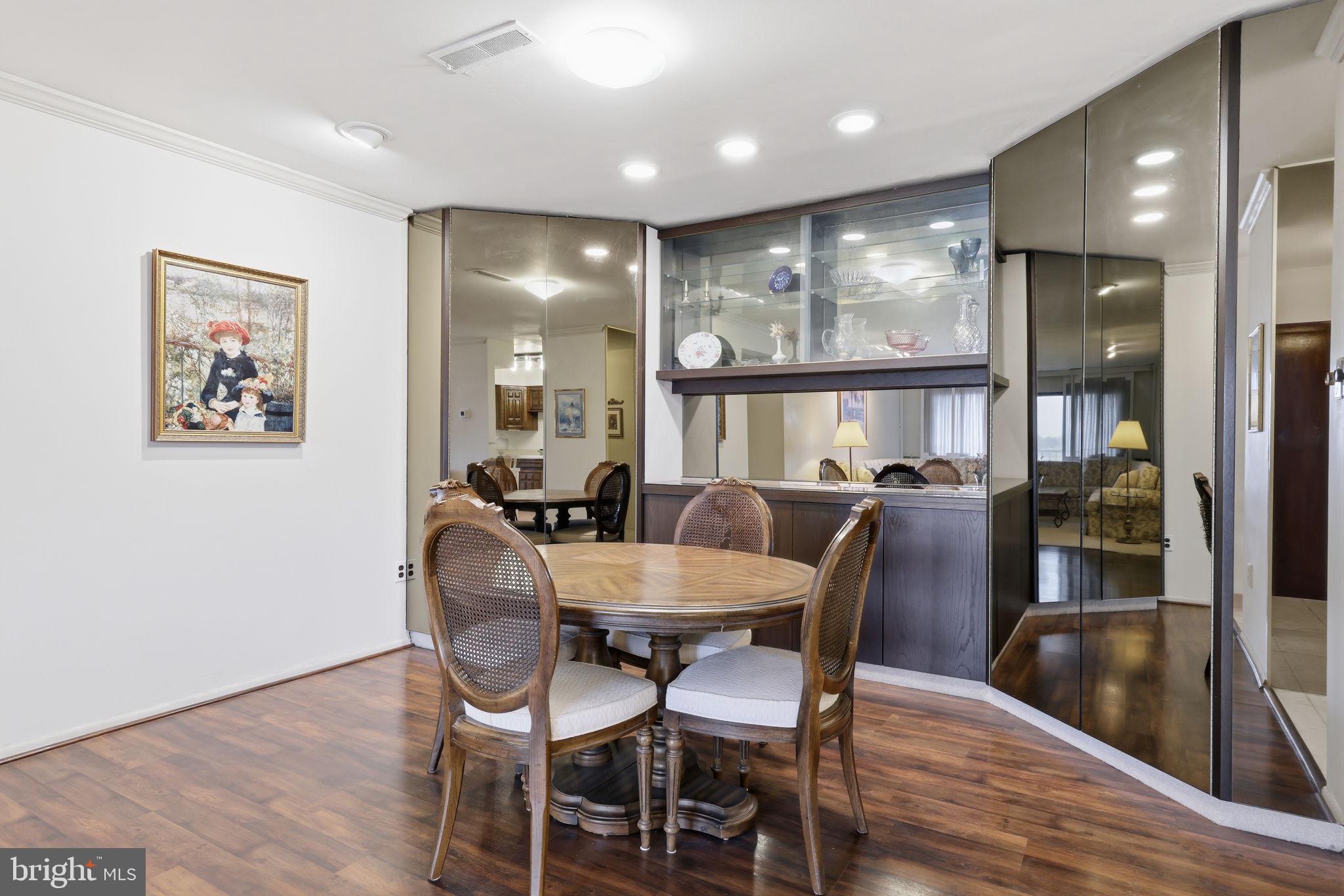 BAKERS BAY CONDOMINIUMS - Residential