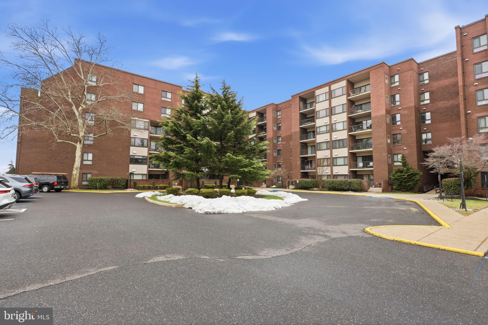 BAKERS BAY CONDOMINIUMS - Residential