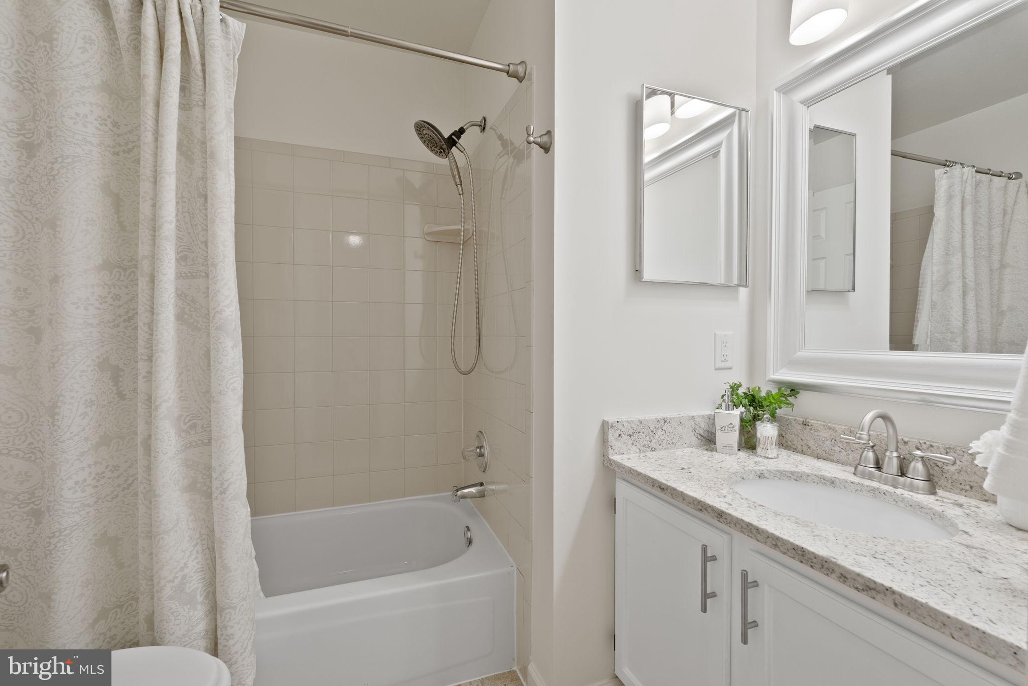 KINGSTOWNE - Residential