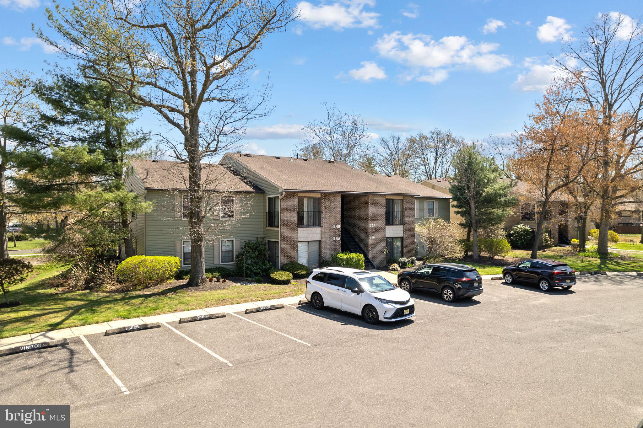 24 W BLUEBELL LANE B