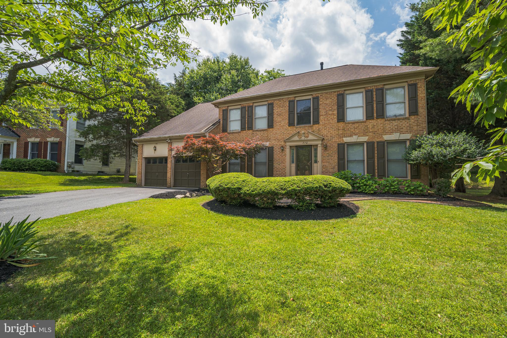 SHERWOOD FOREST MANOR - Residential