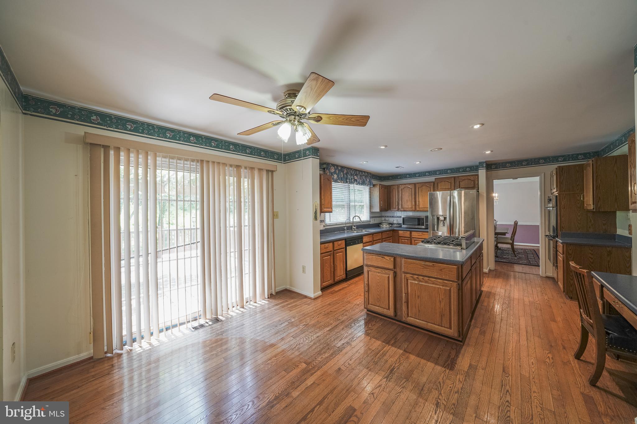 SHERWOOD FOREST MANOR - Residential