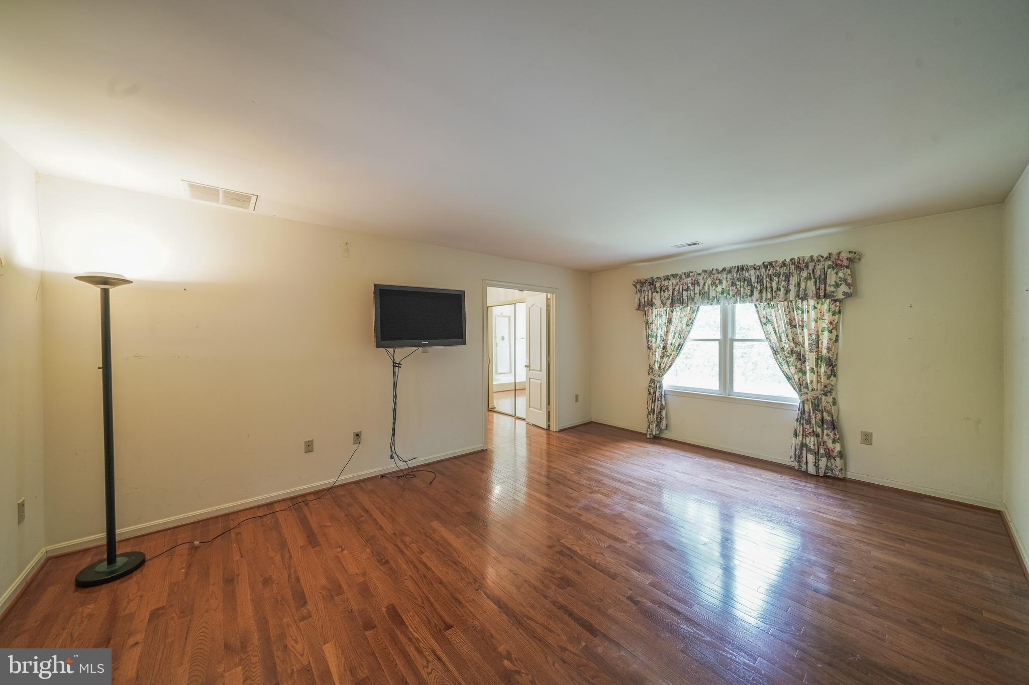 SHERWOOD FOREST MANOR - Residential