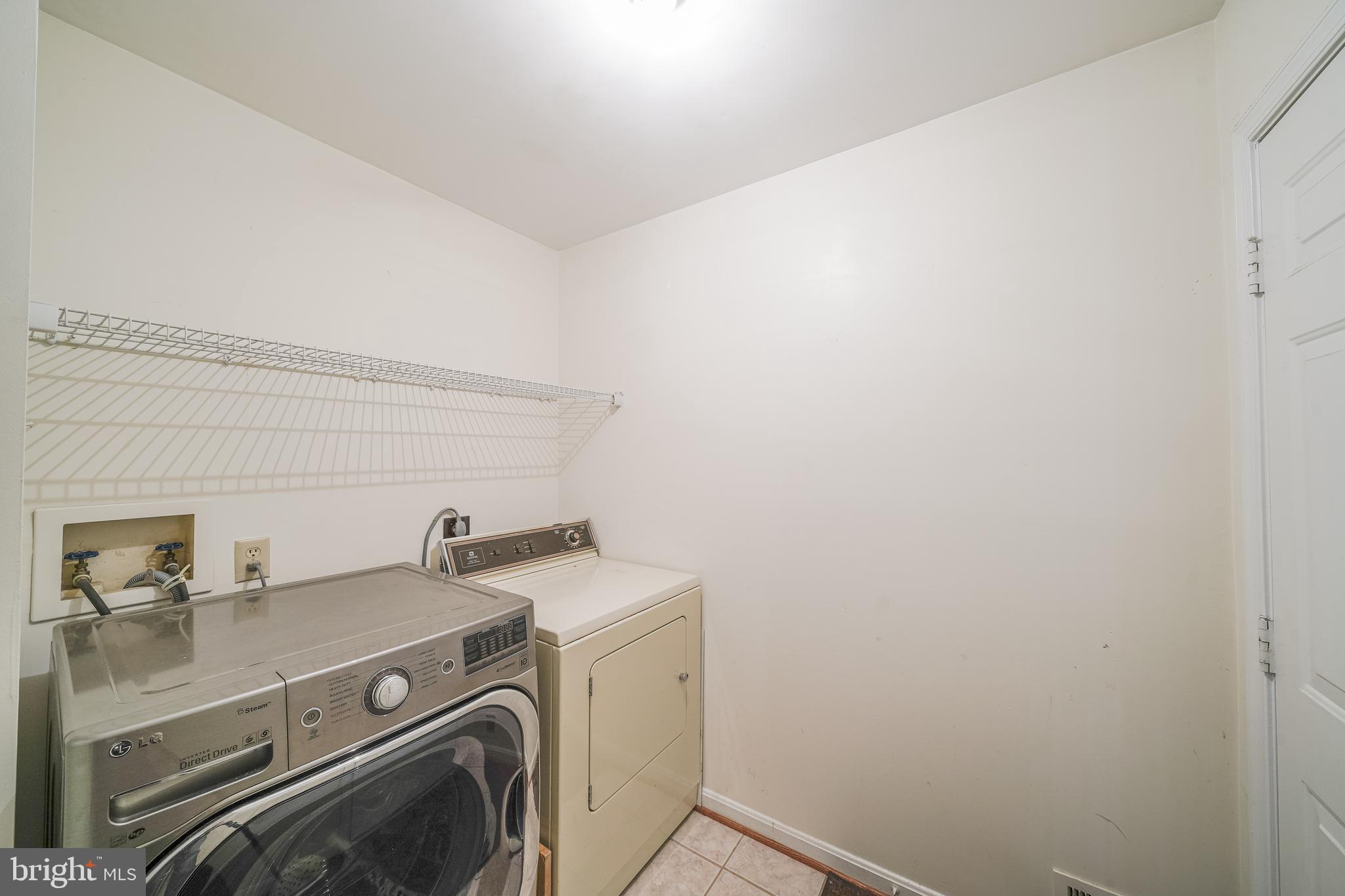 SHERWOOD FOREST MANOR - Residential