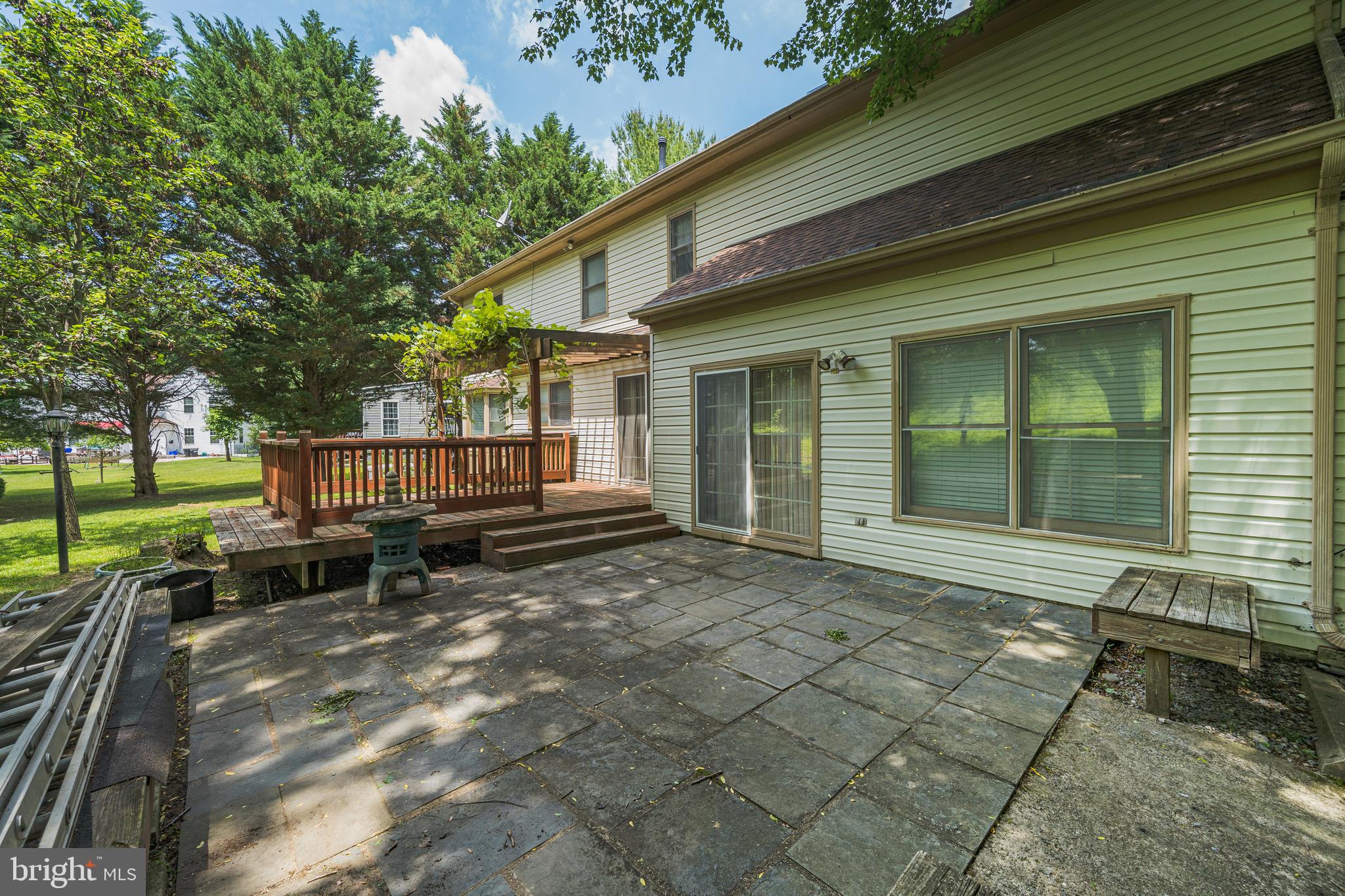 SHERWOOD FOREST MANOR - Residential