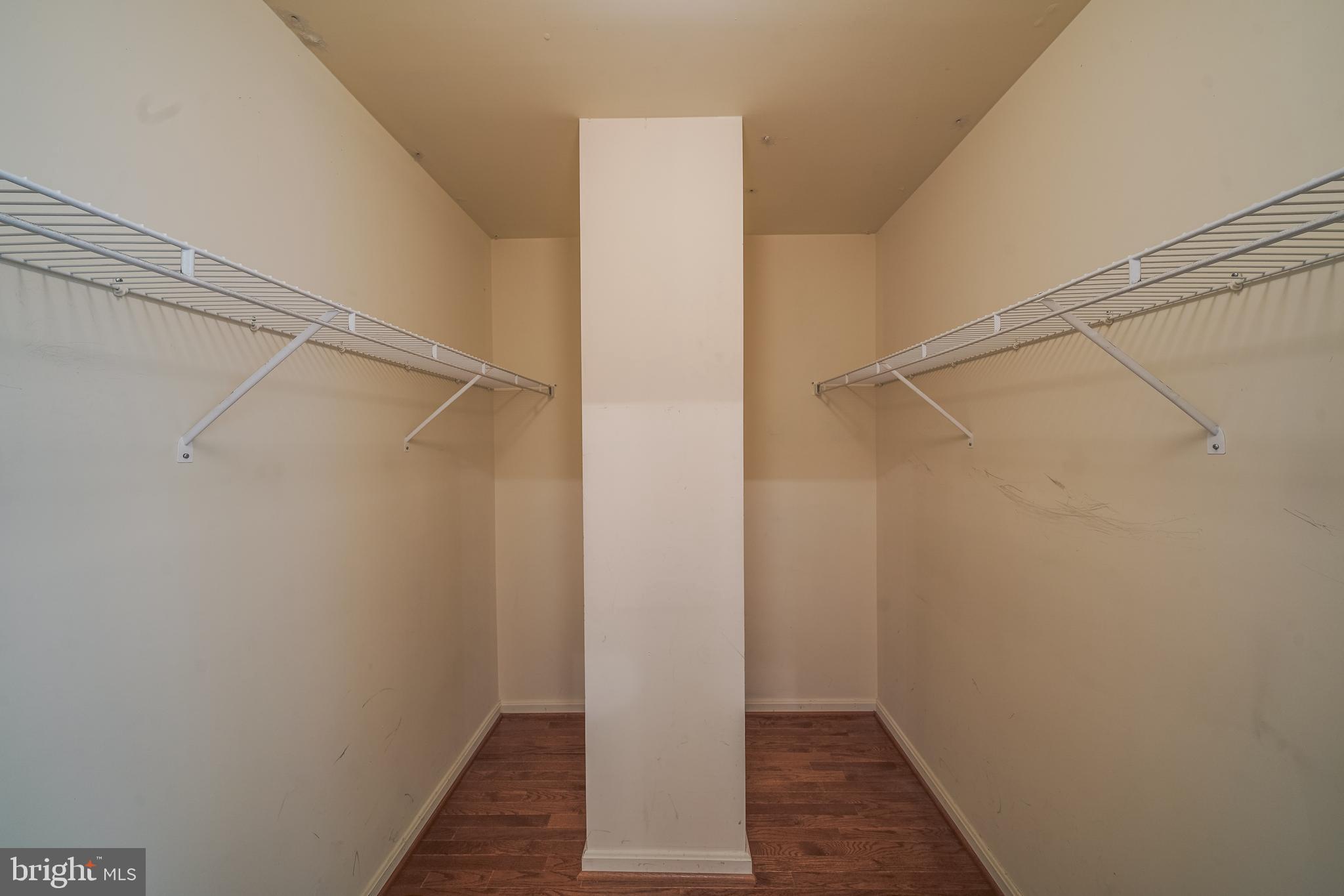 SHERWOOD FOREST MANOR - Residential