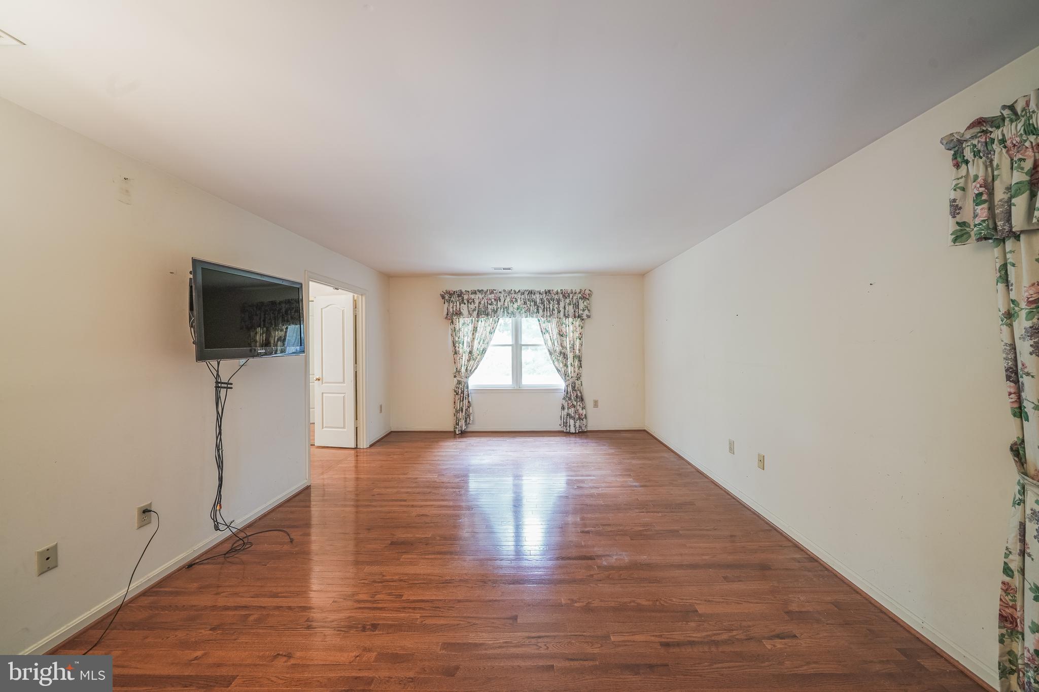 SHERWOOD FOREST MANOR - Residential