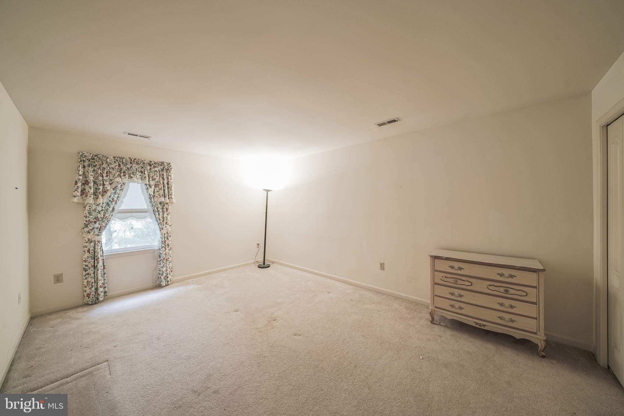 SHERWOOD FOREST MANOR - Residential