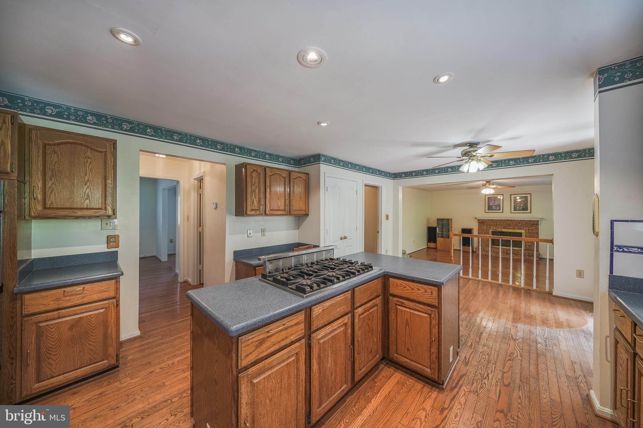 SHERWOOD FOREST MANOR - Residential