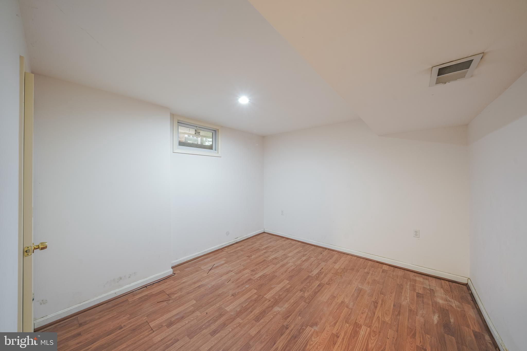 SHERWOOD FOREST MANOR - Residential