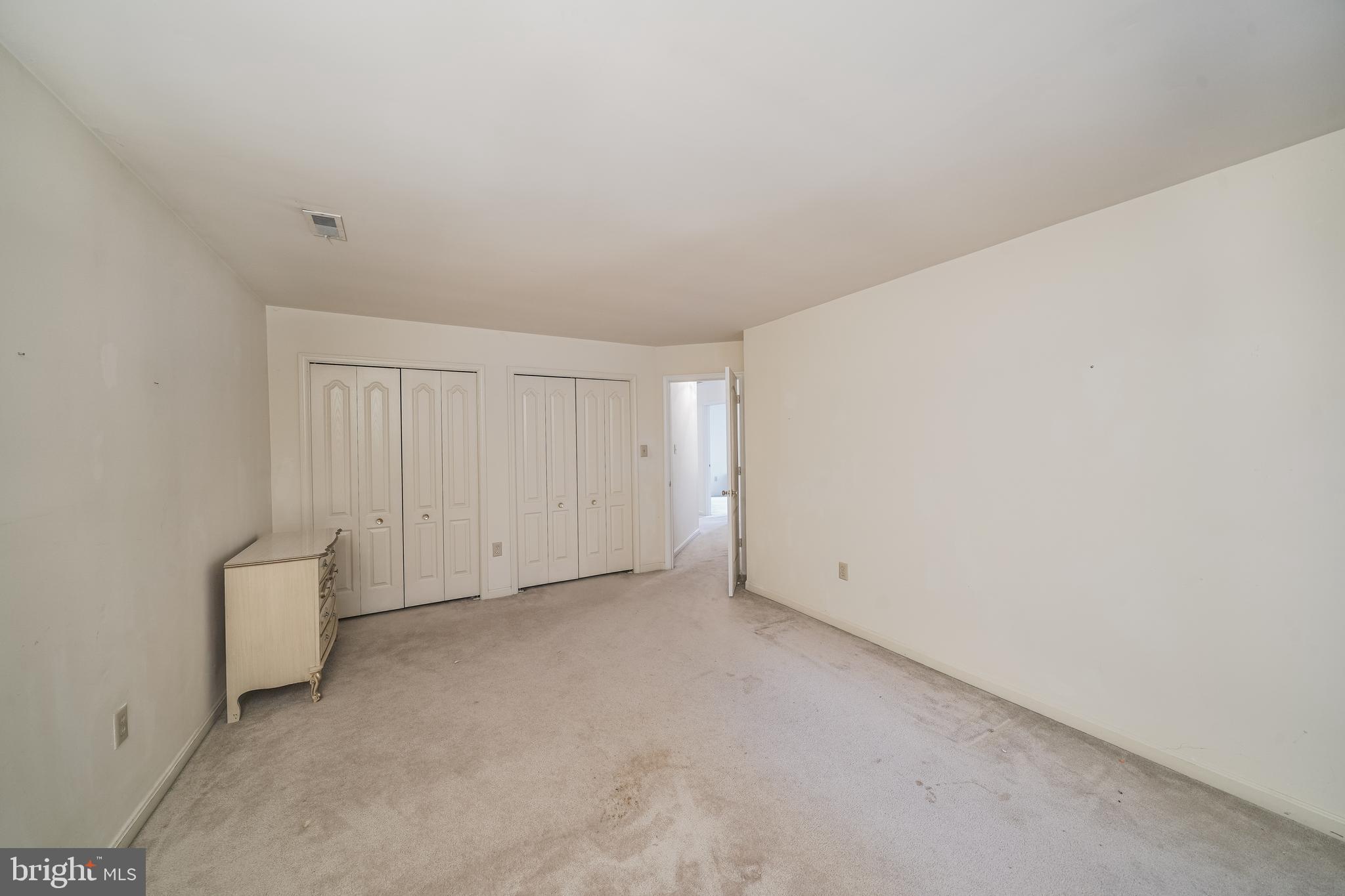 SHERWOOD FOREST MANOR - Residential