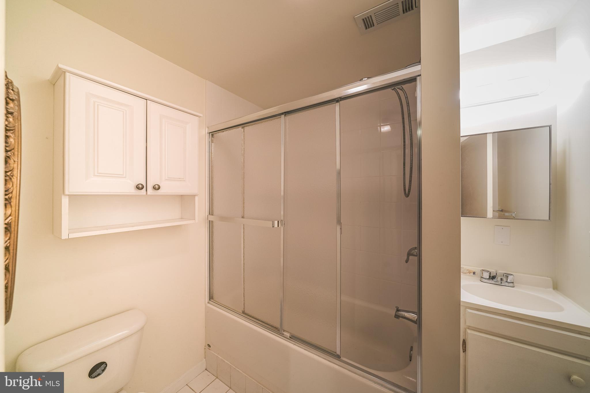 SHERWOOD FOREST MANOR - Residential