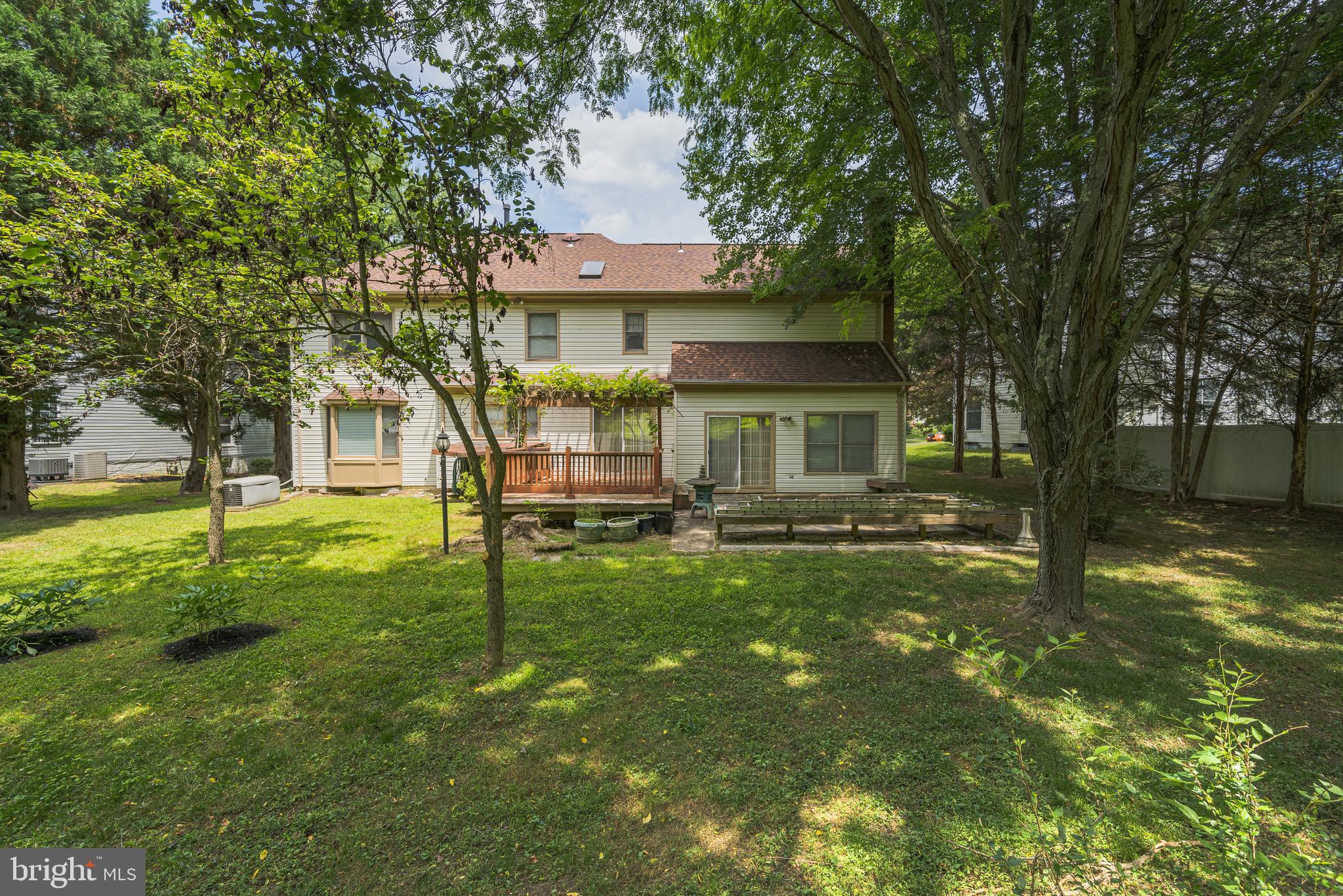 SHERWOOD FOREST MANOR - Residential