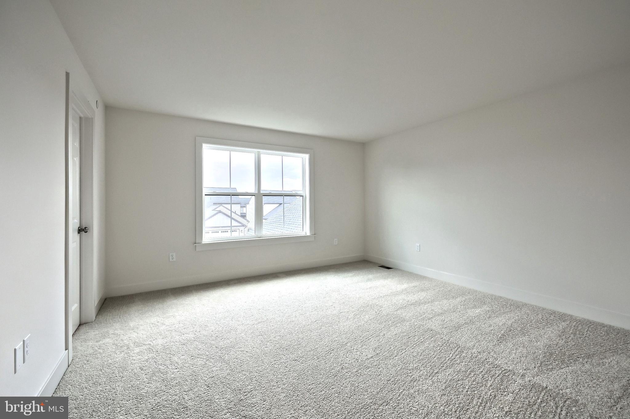 MADISON COURT - Residential