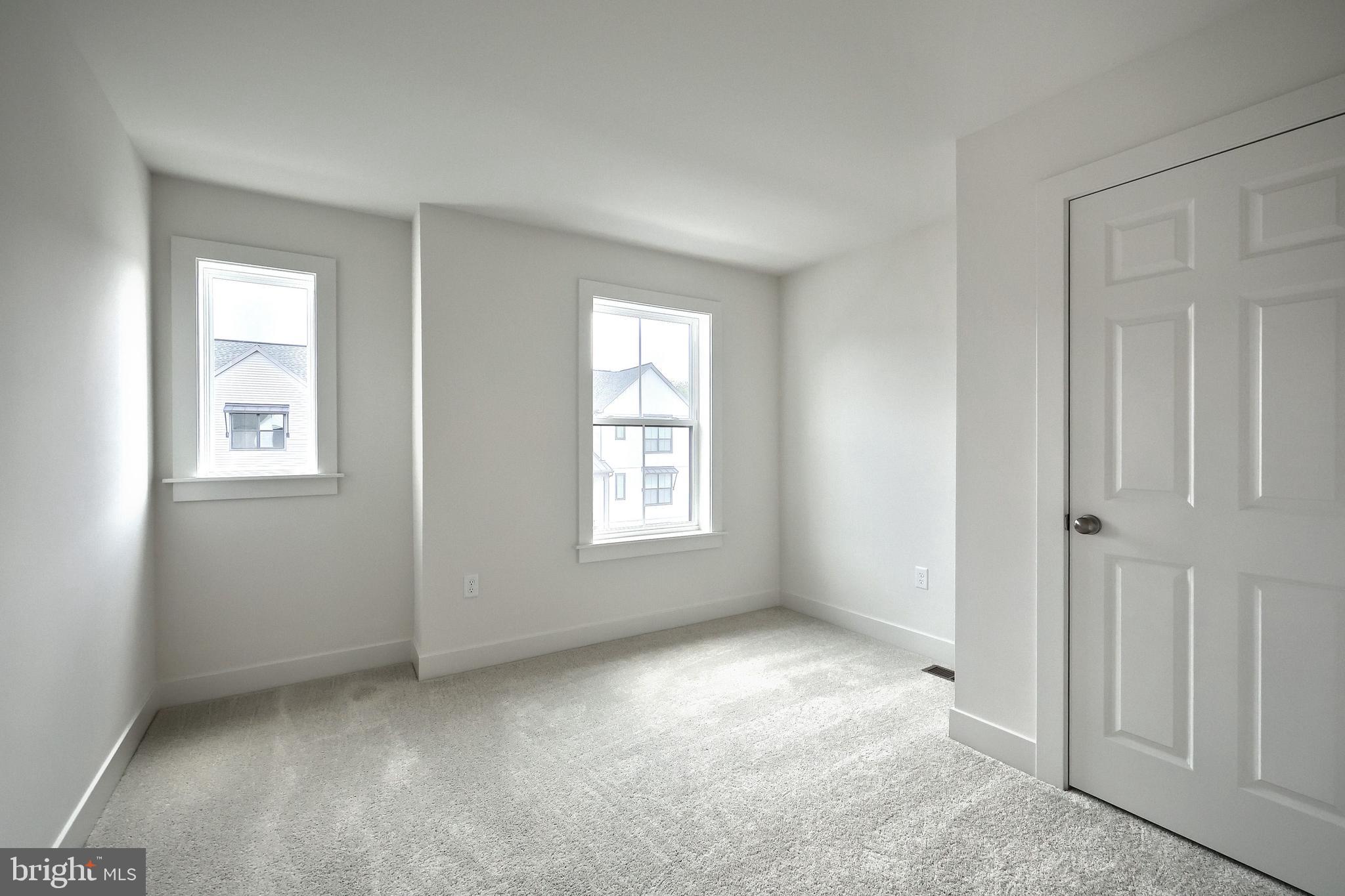 MADISON COURT - Residential