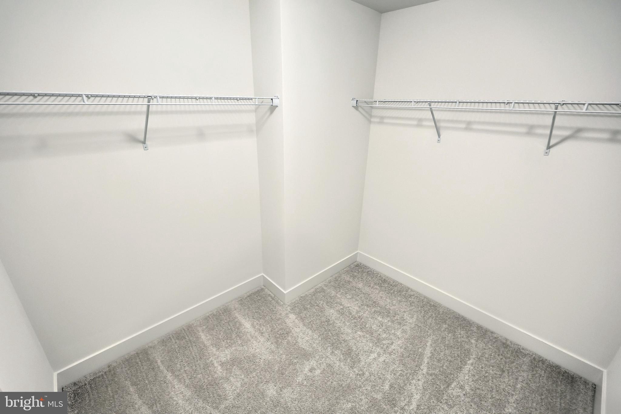 MADISON COURT - Residential