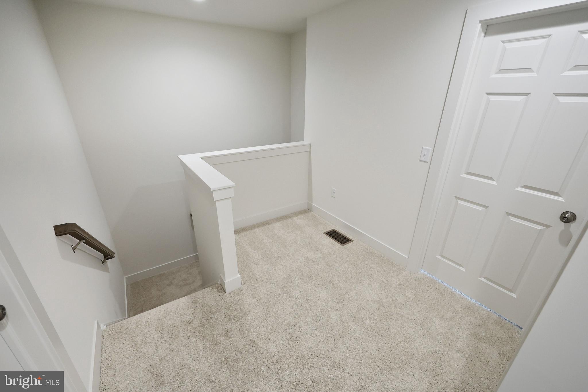 MADISON COURT - Residential