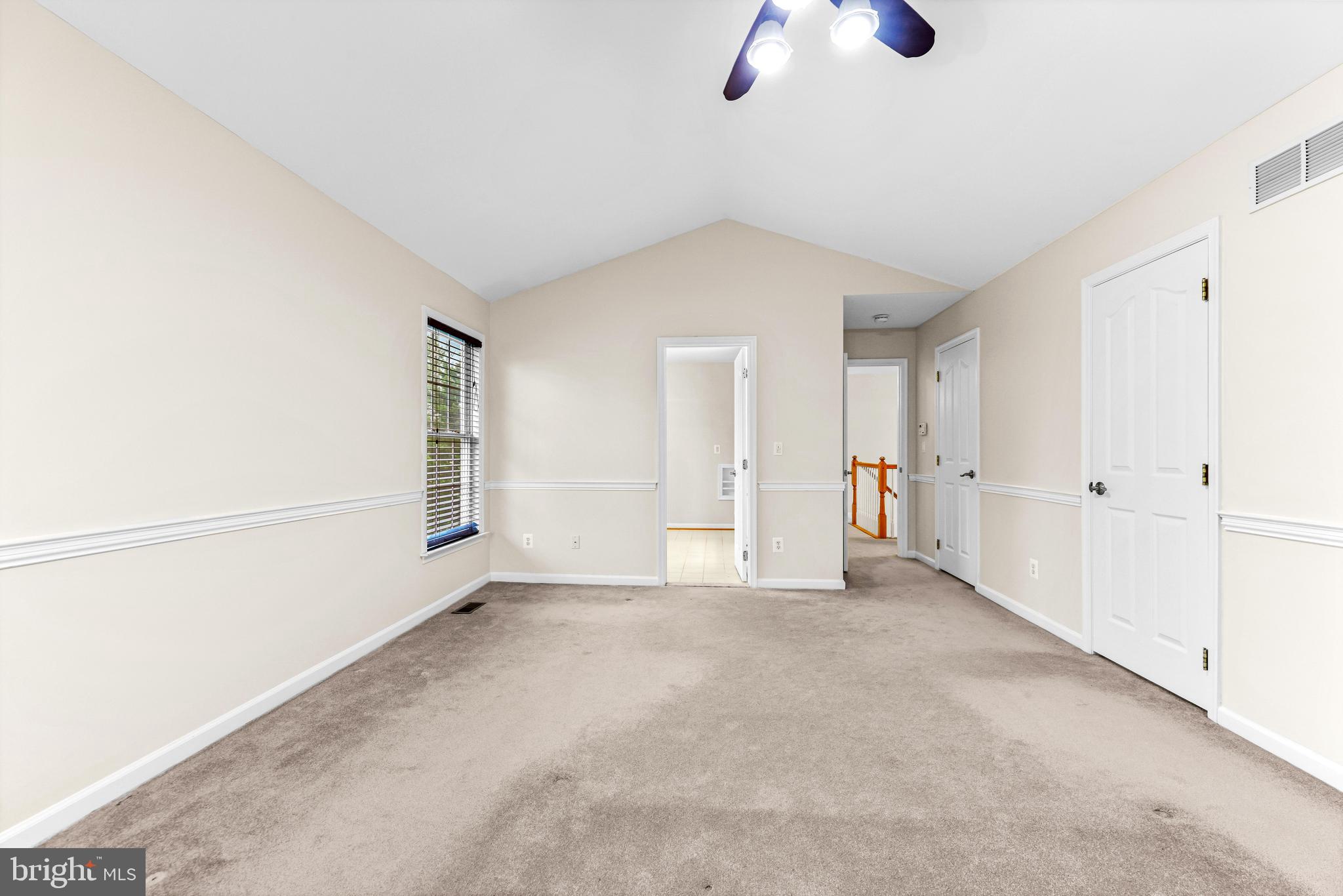 SEVEN COURTS - Residential