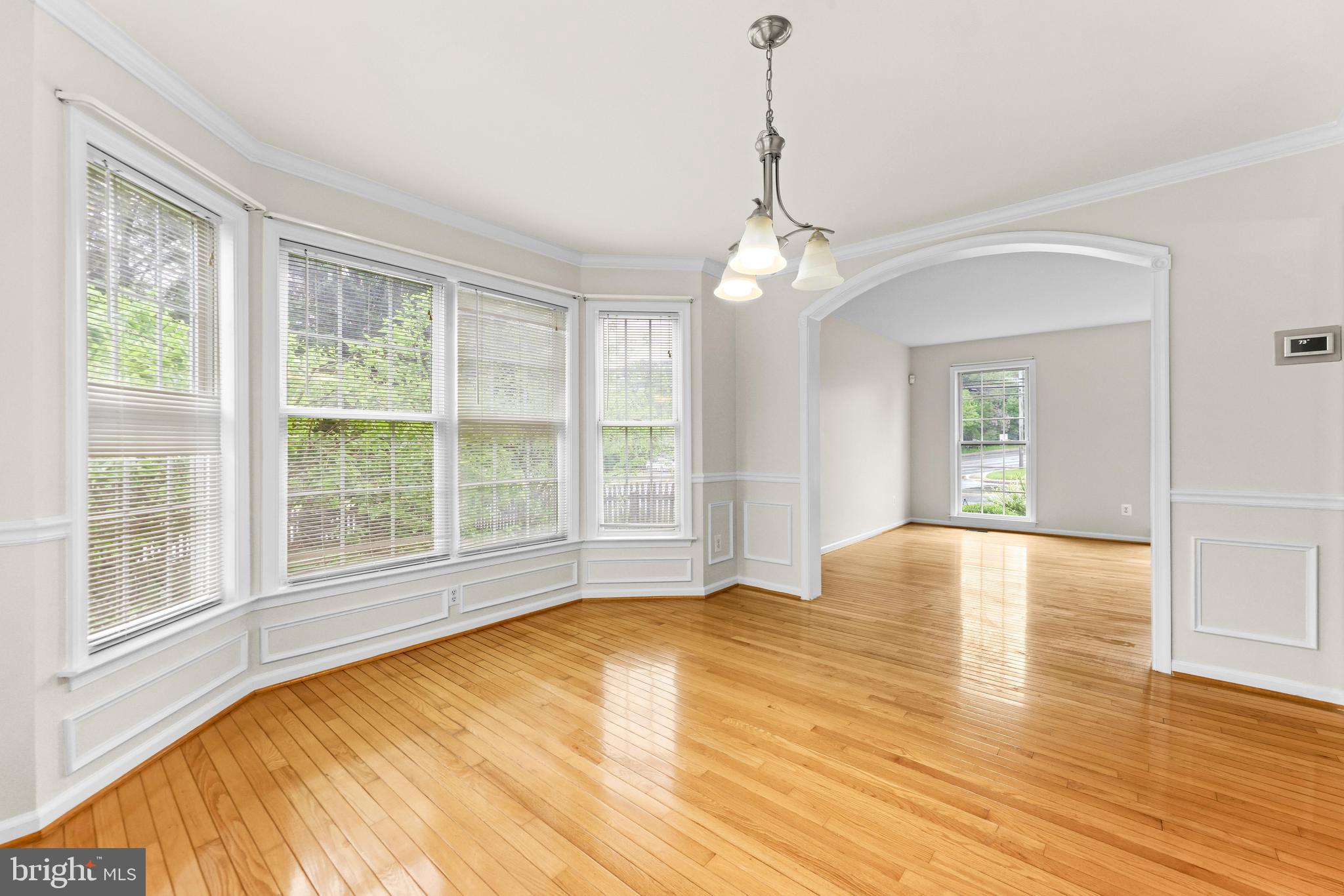 SEVEN COURTS - Residential