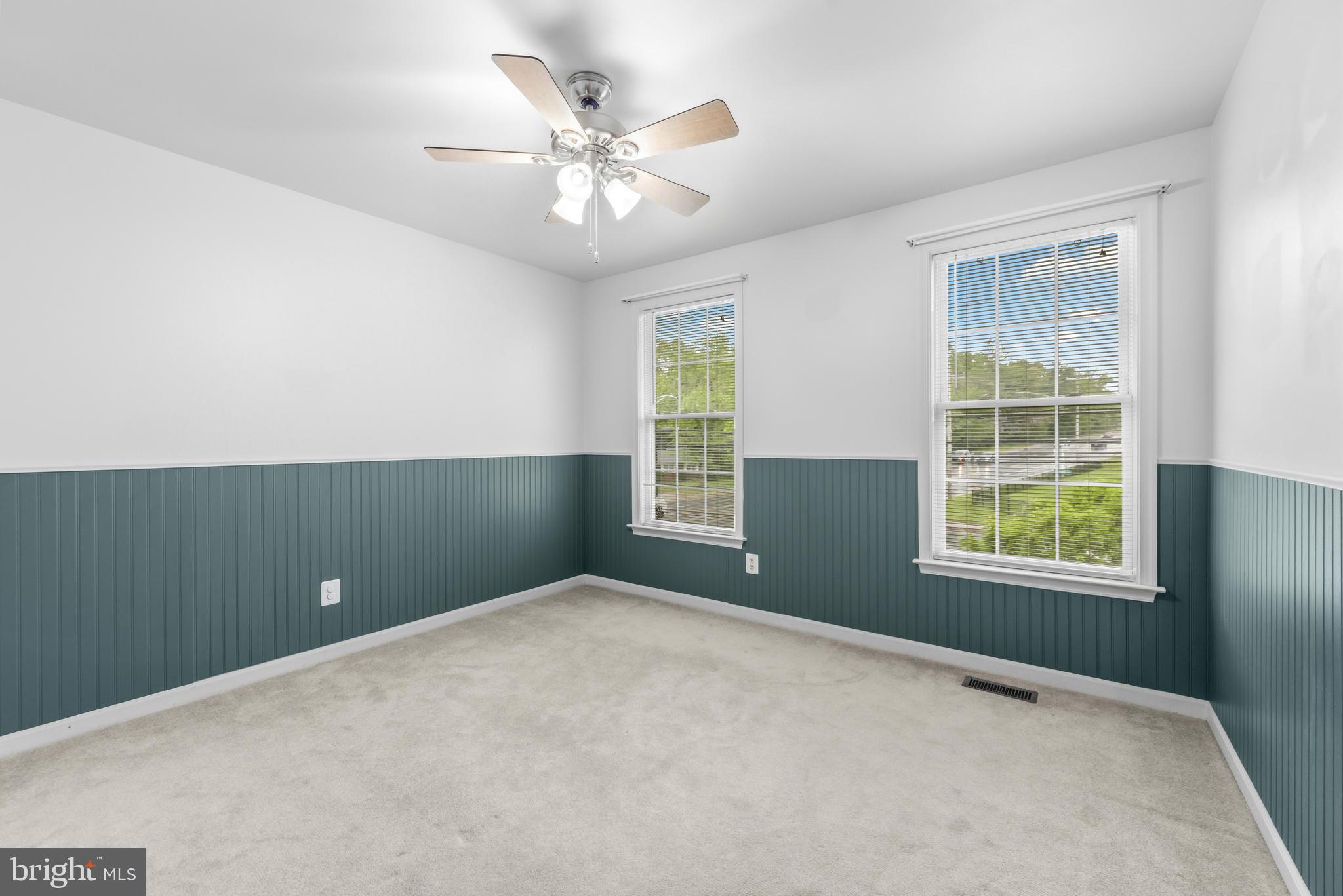 SEVEN COURTS - Residential