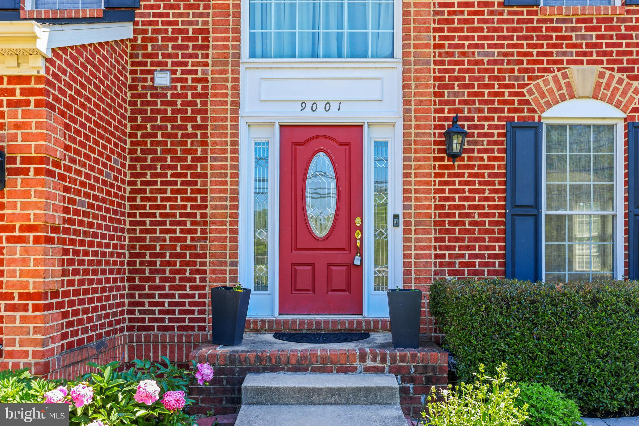 SEVEN COURTS - Residential