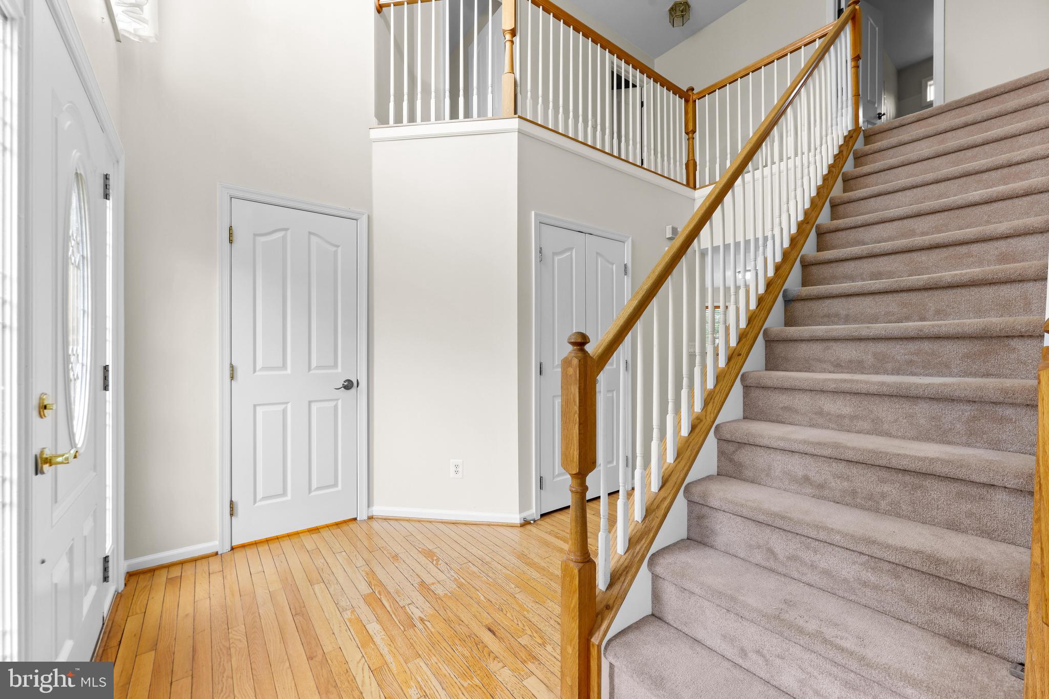 SEVEN COURTS - Residential
