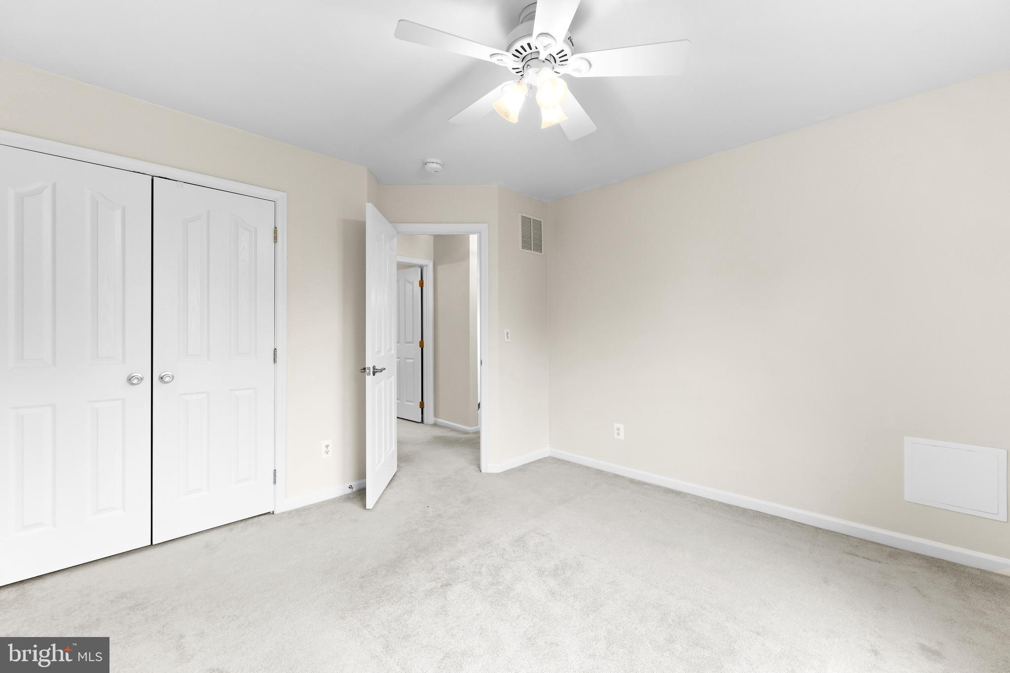 SEVEN COURTS - Residential