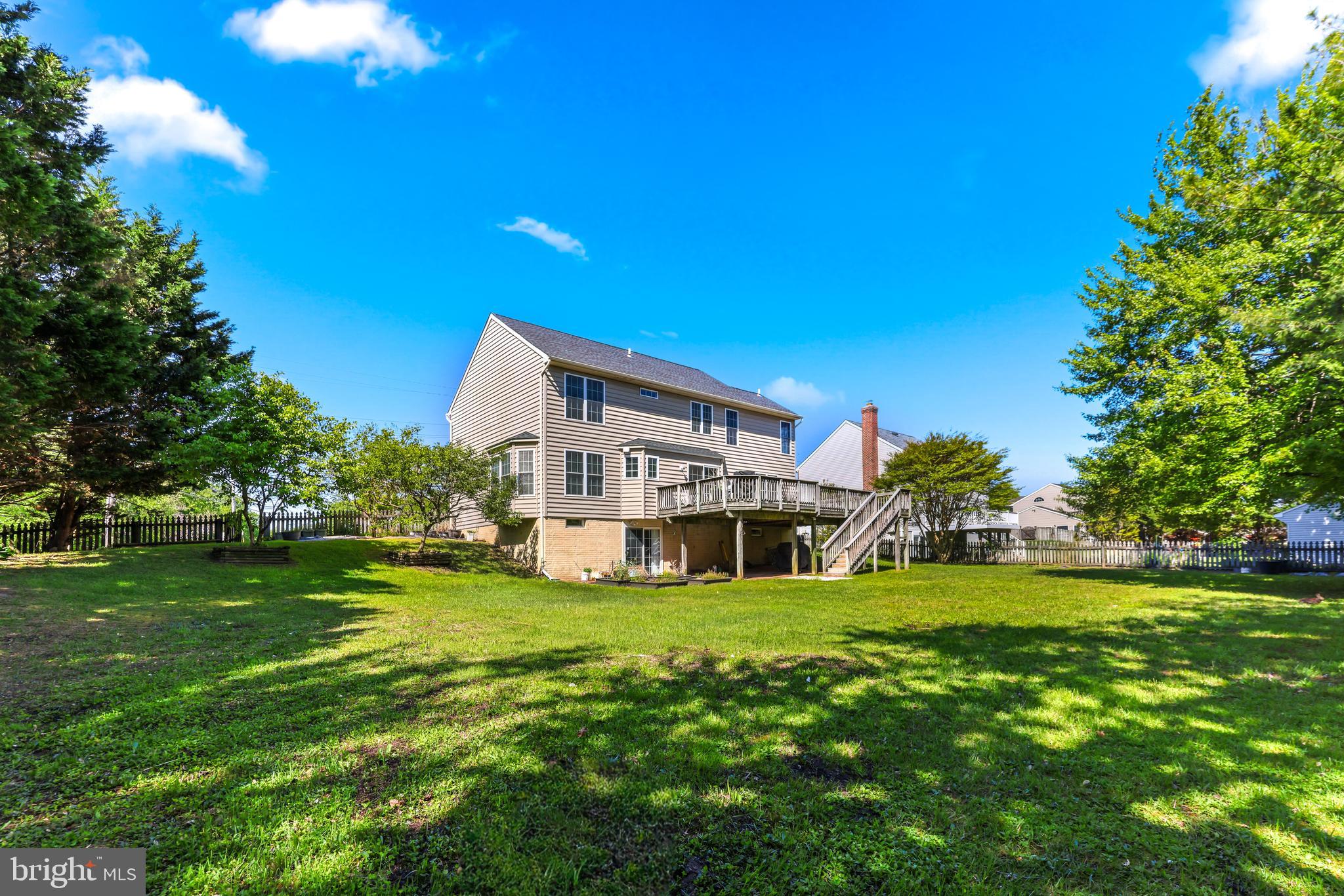 SEVEN COURTS - Residential