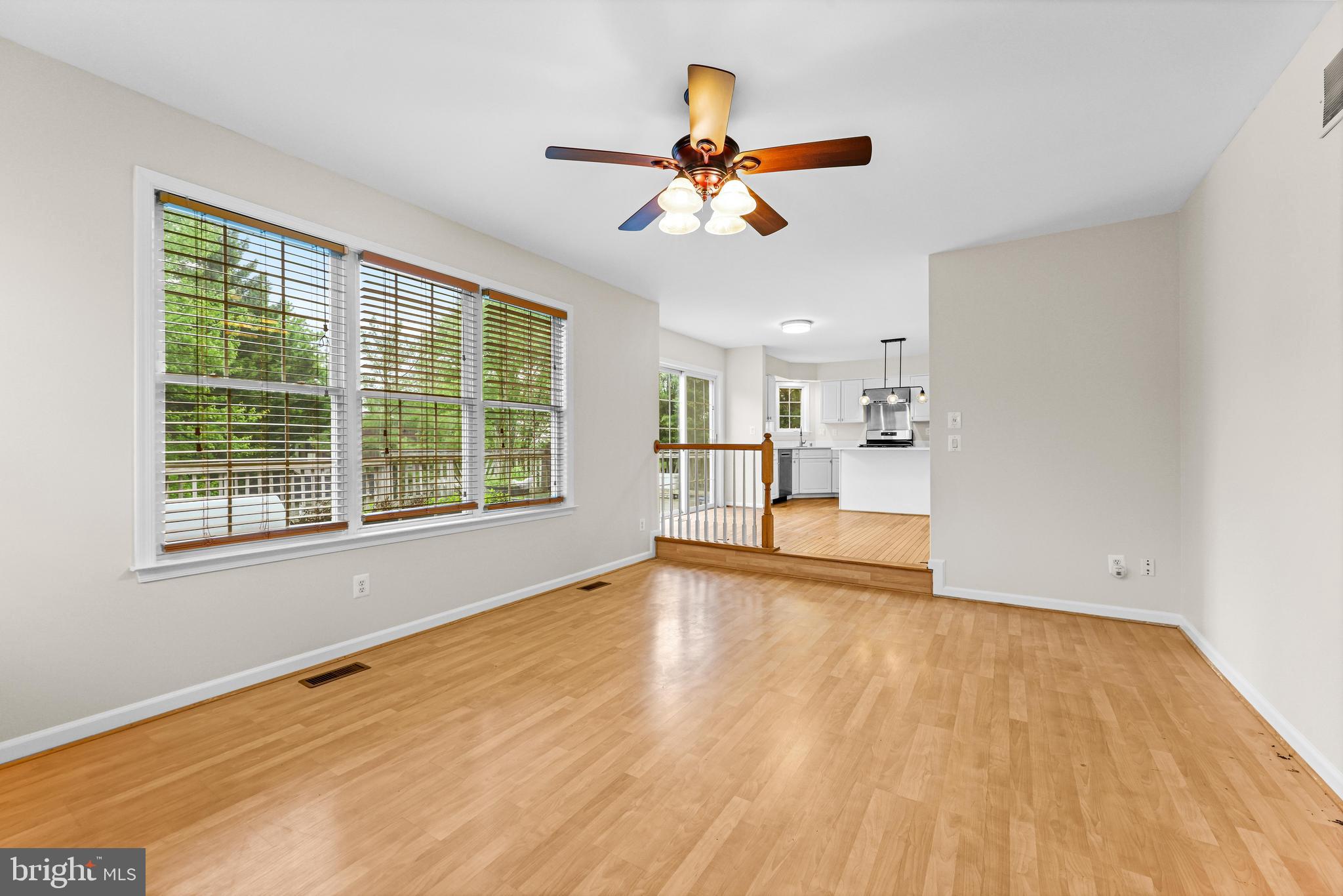SEVEN COURTS - Residential