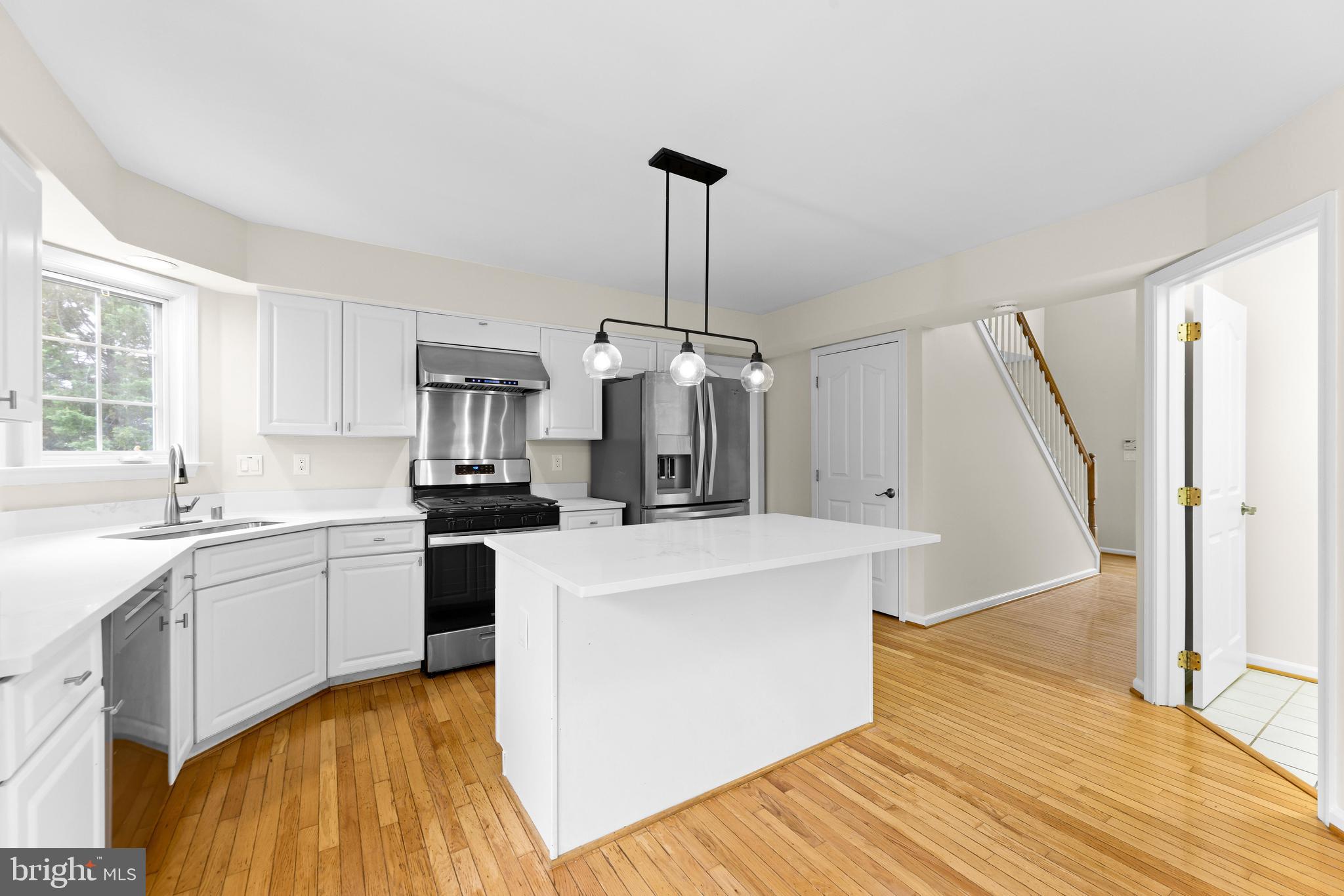 SEVEN COURTS - Residential