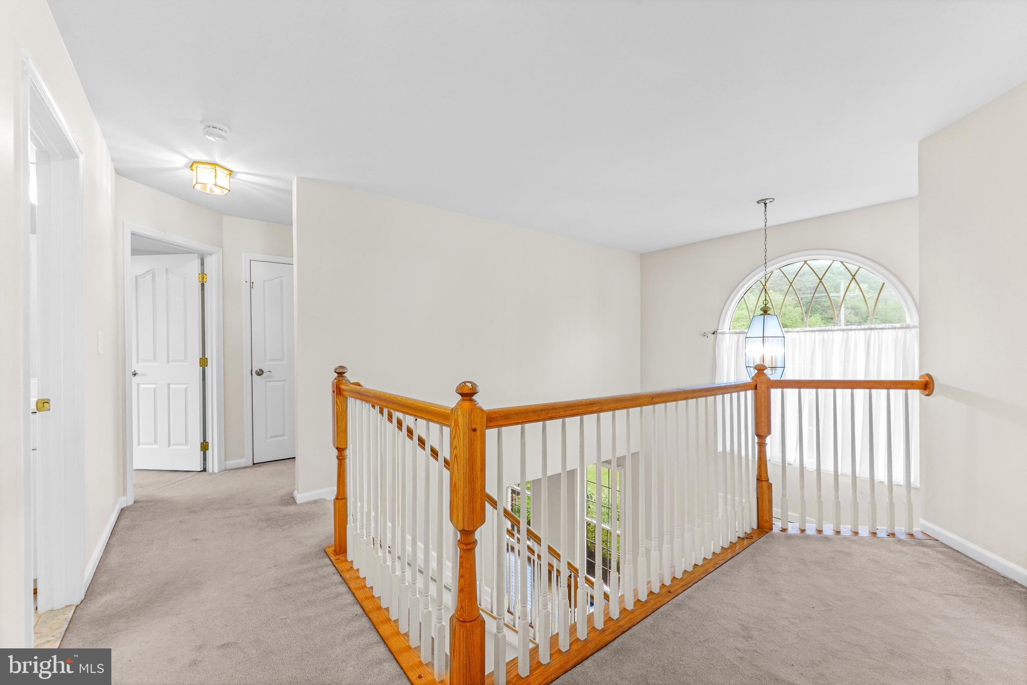 SEVEN COURTS - Residential
