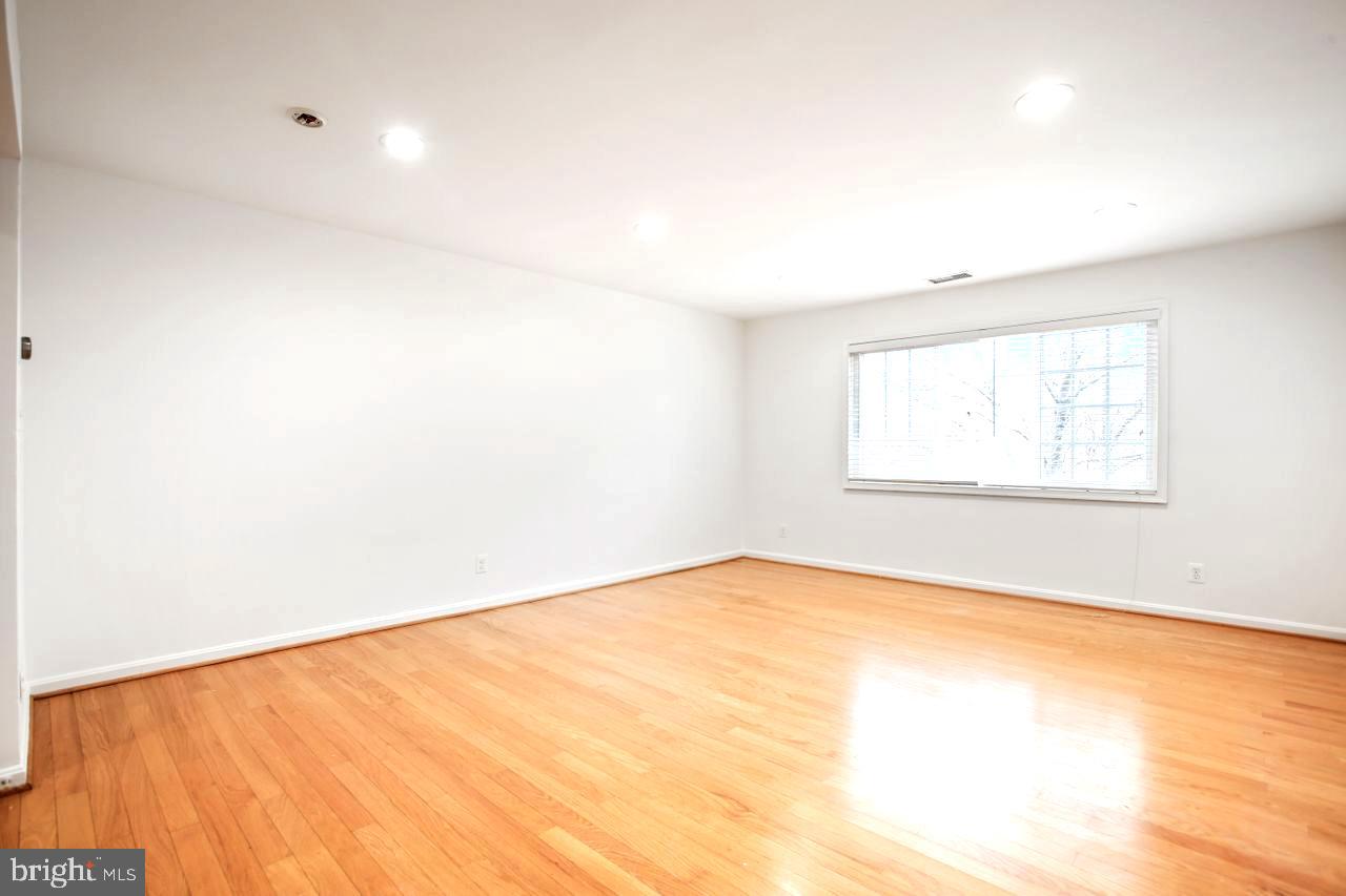 PARKSIDE AT ALEXANDRIA - Residential