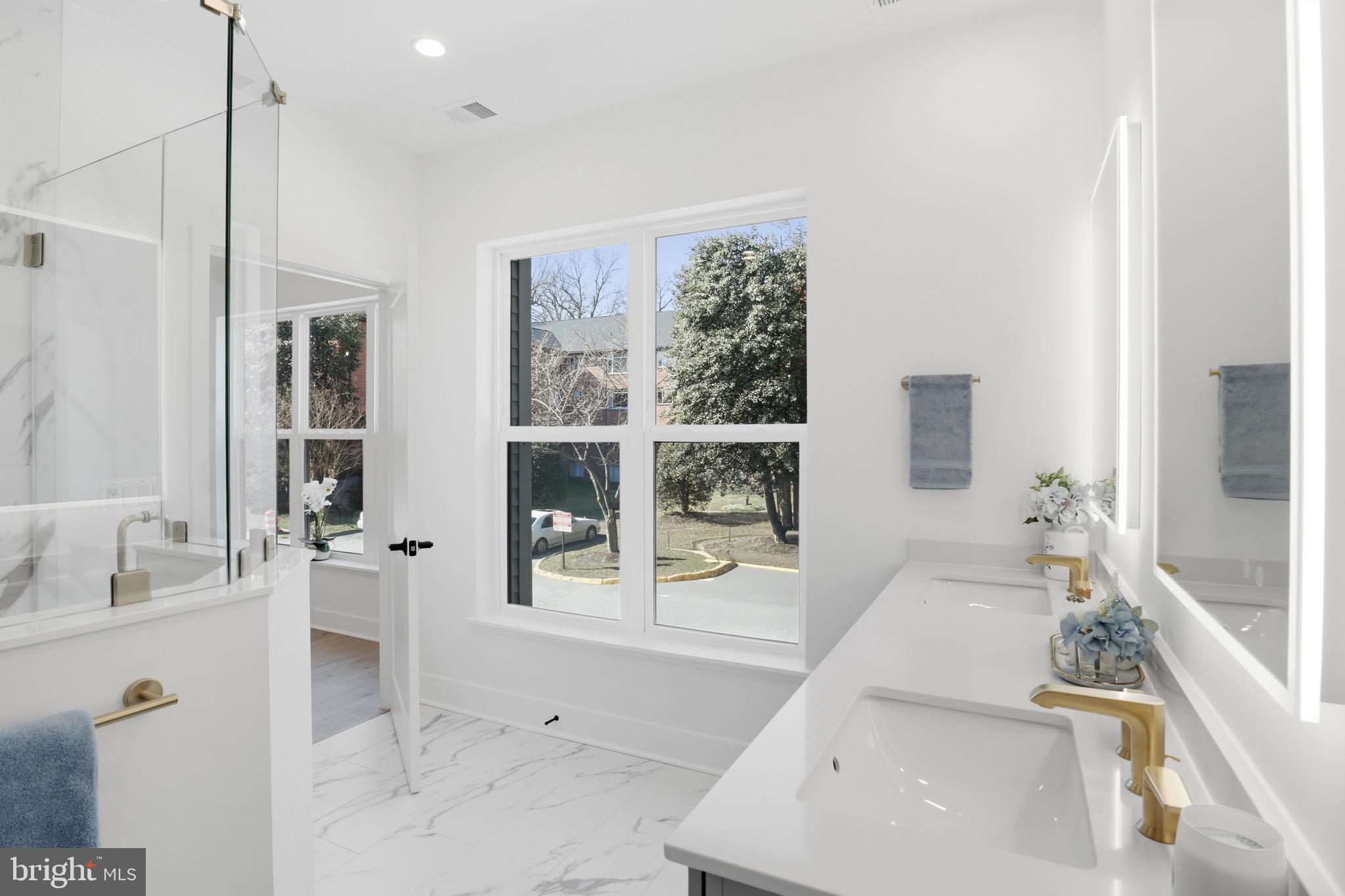 WESTBARD SQUARE - Residential