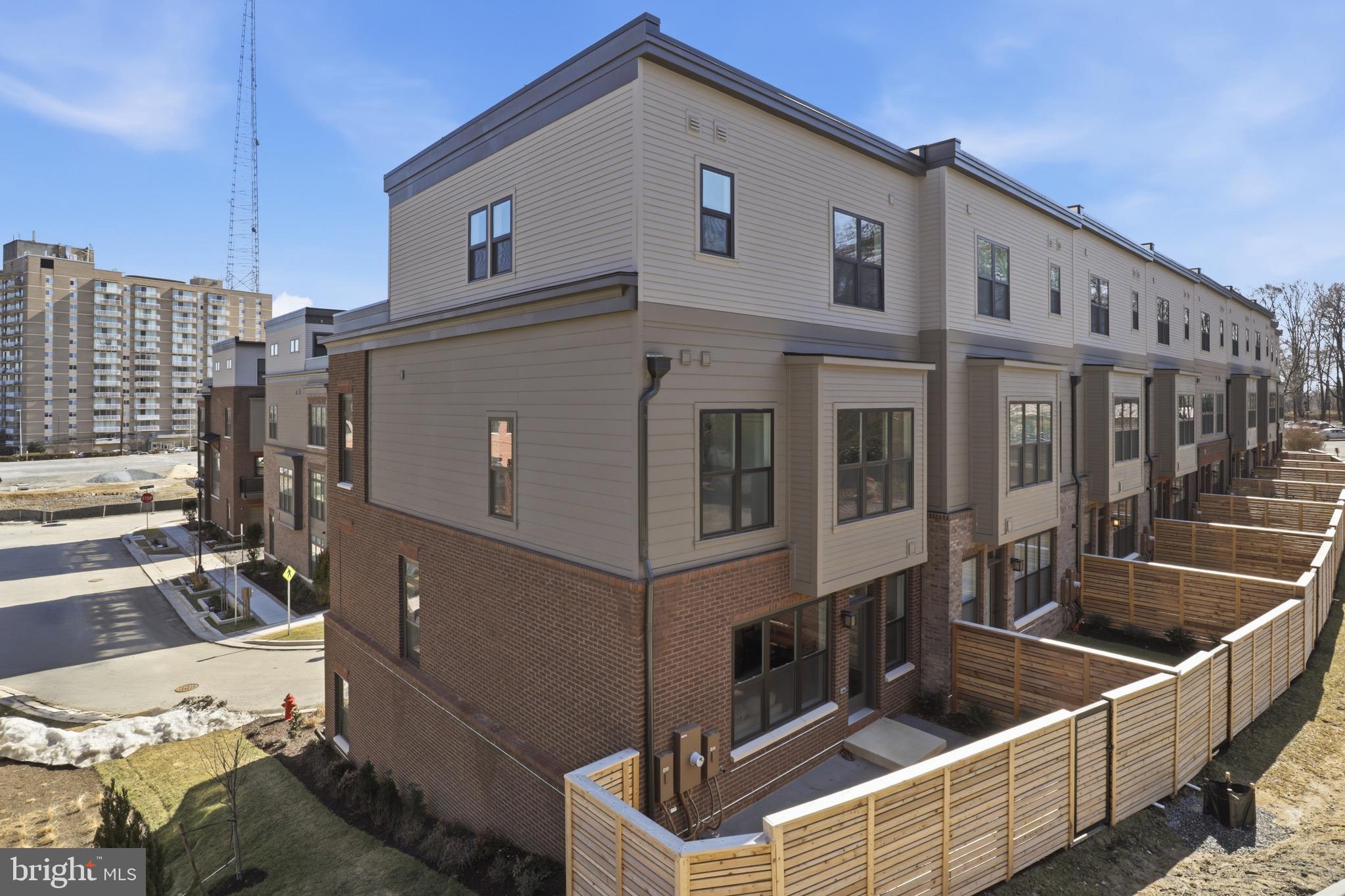 WESTBARD SQUARE - Residential