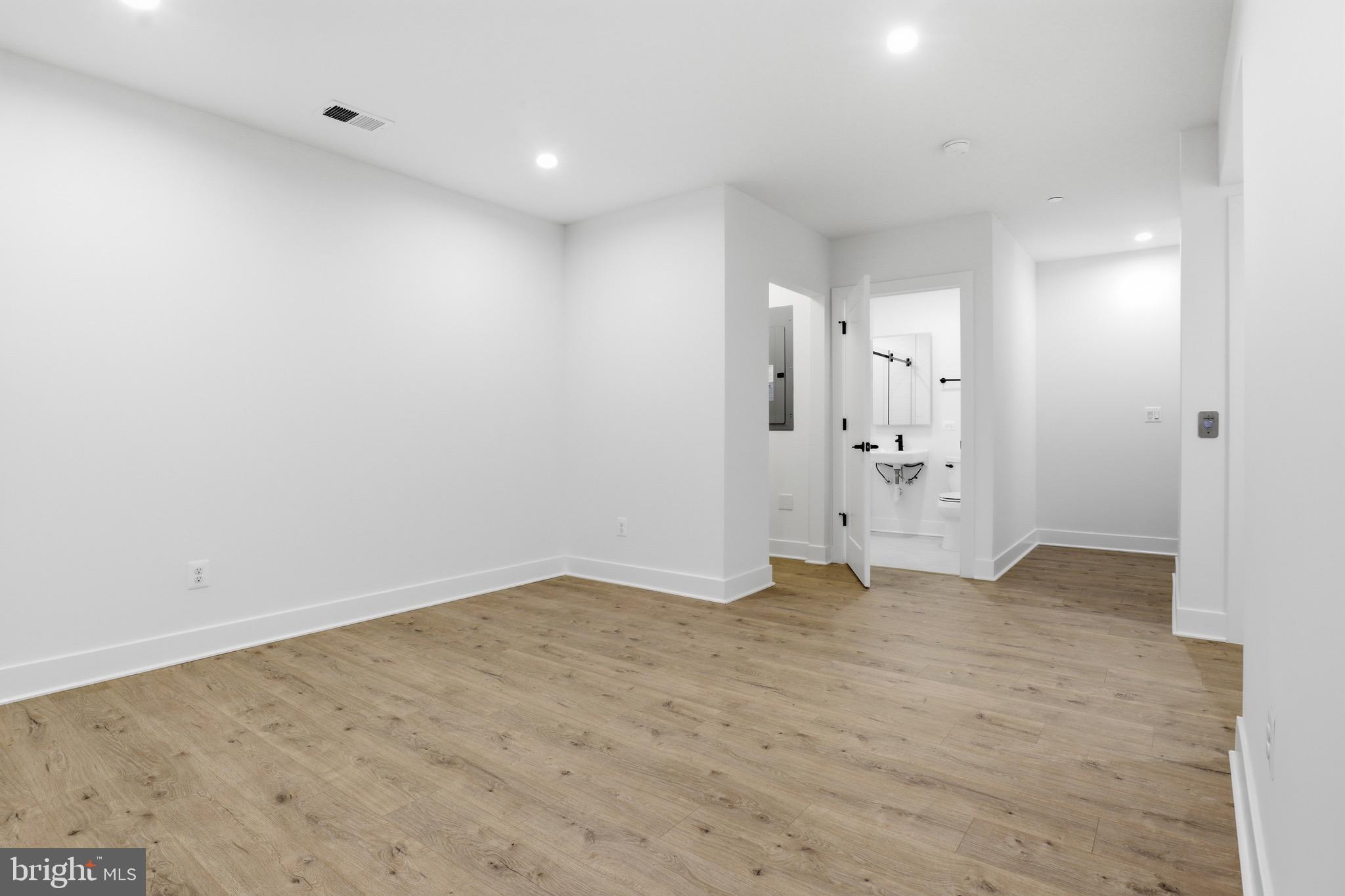 WESTBARD SQUARE - Residential